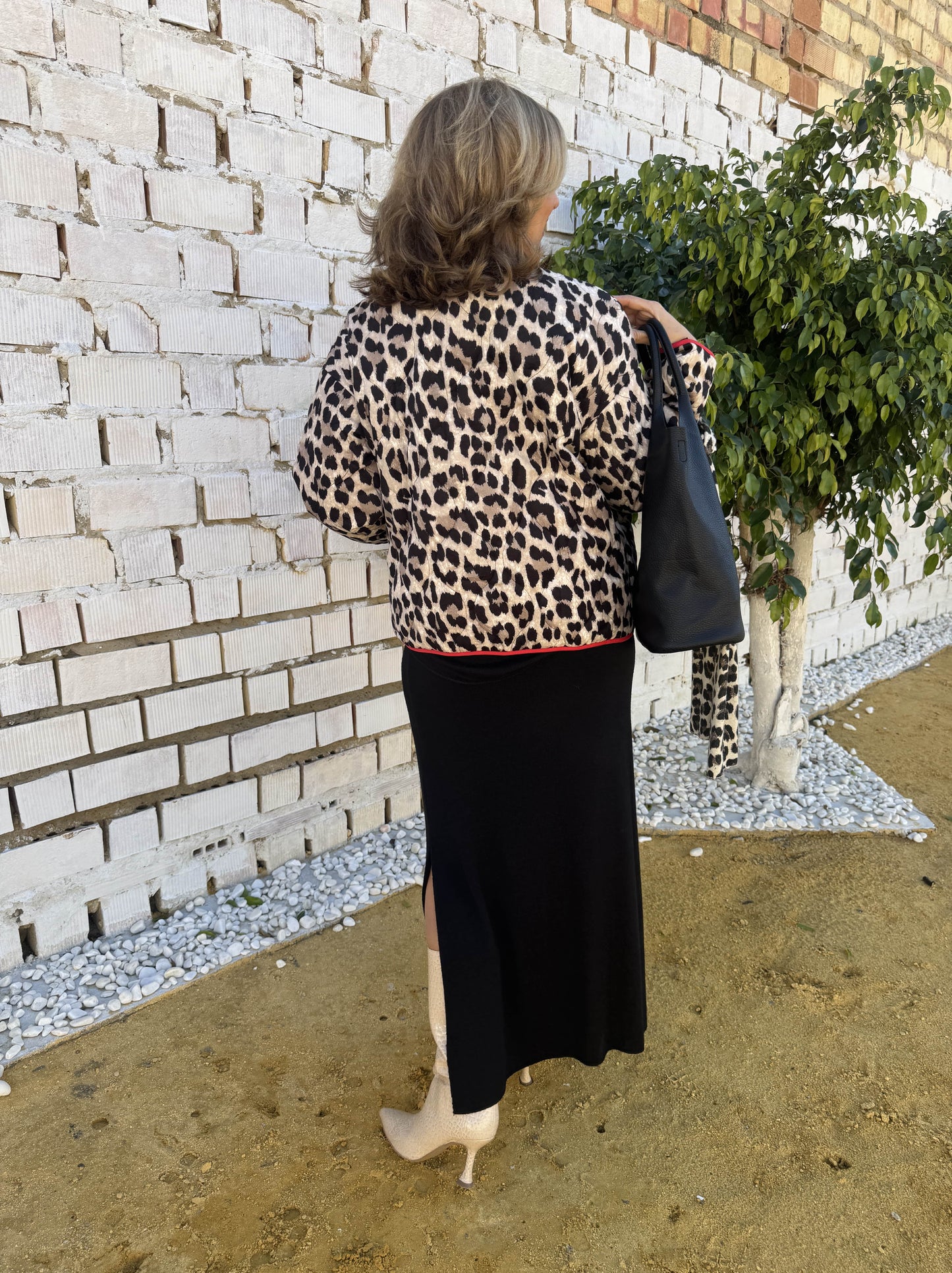 ABRIGO ACOLCHADO LEOPARDO MANGA LARGA