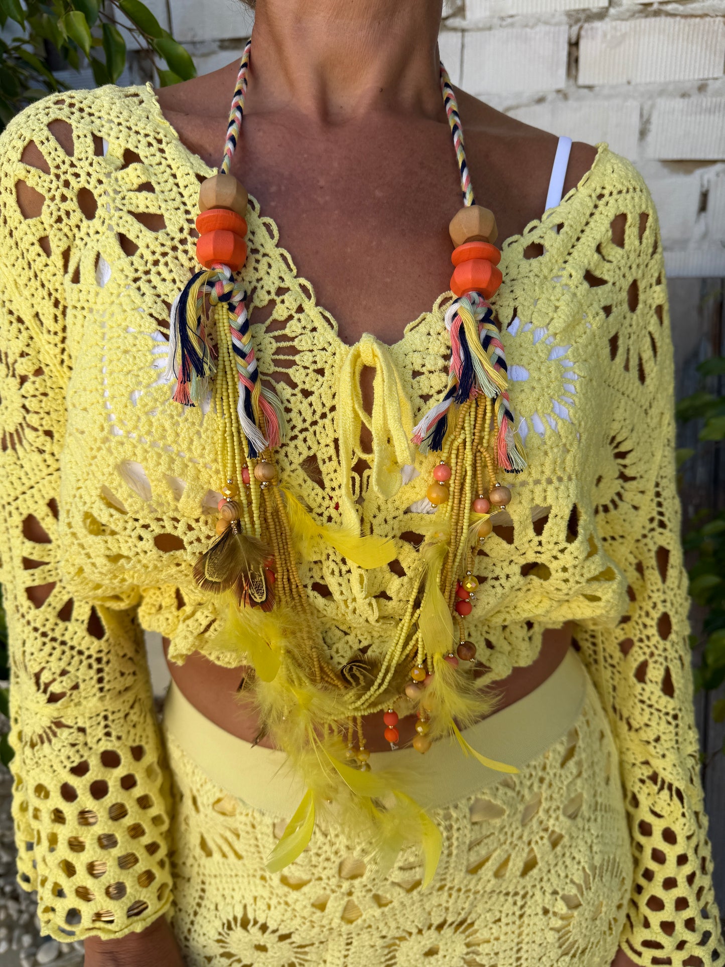 COLLAR HIPPIE PLUMAS
