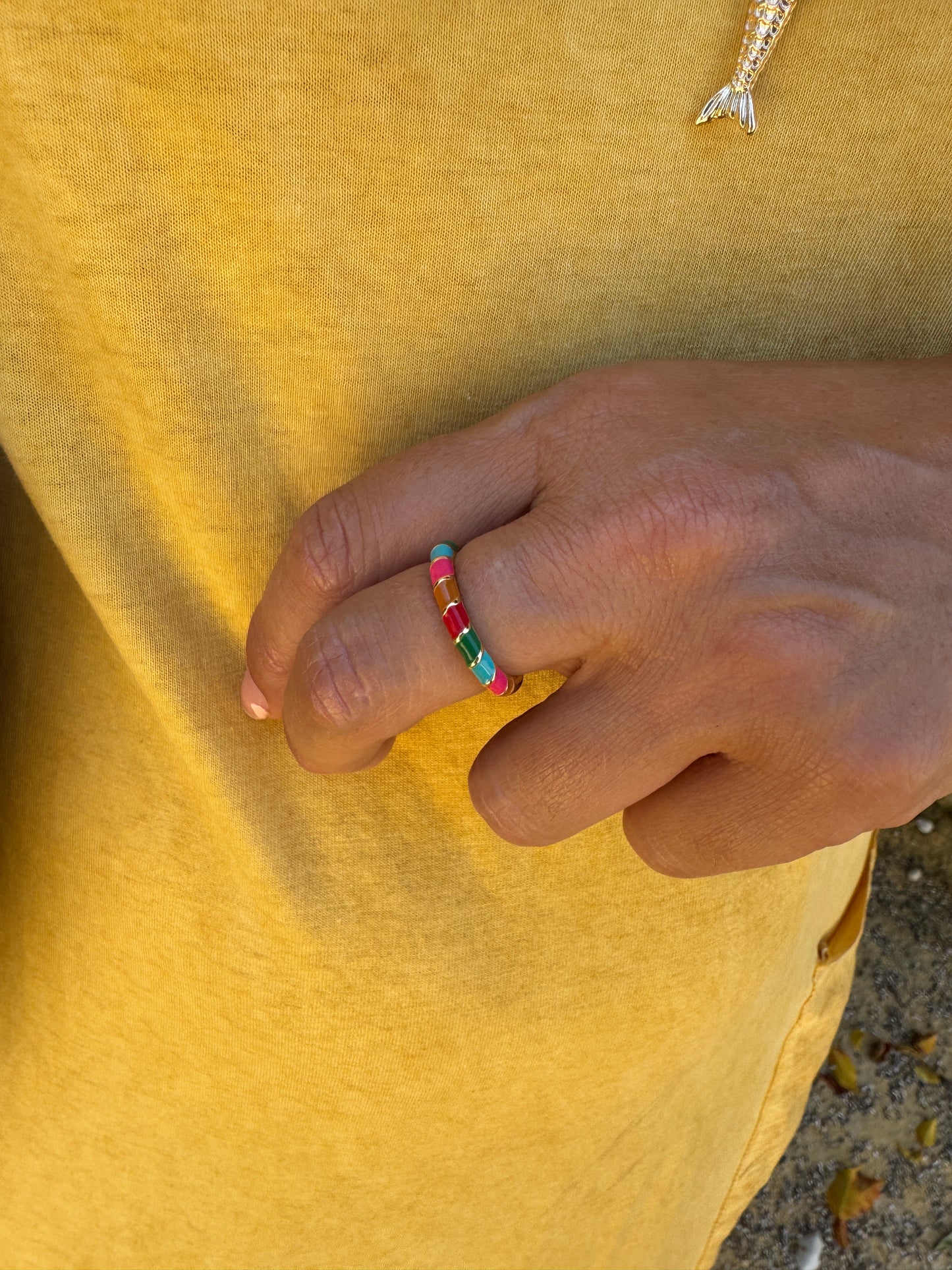 ANILLO ESMALTADO RELIEVE