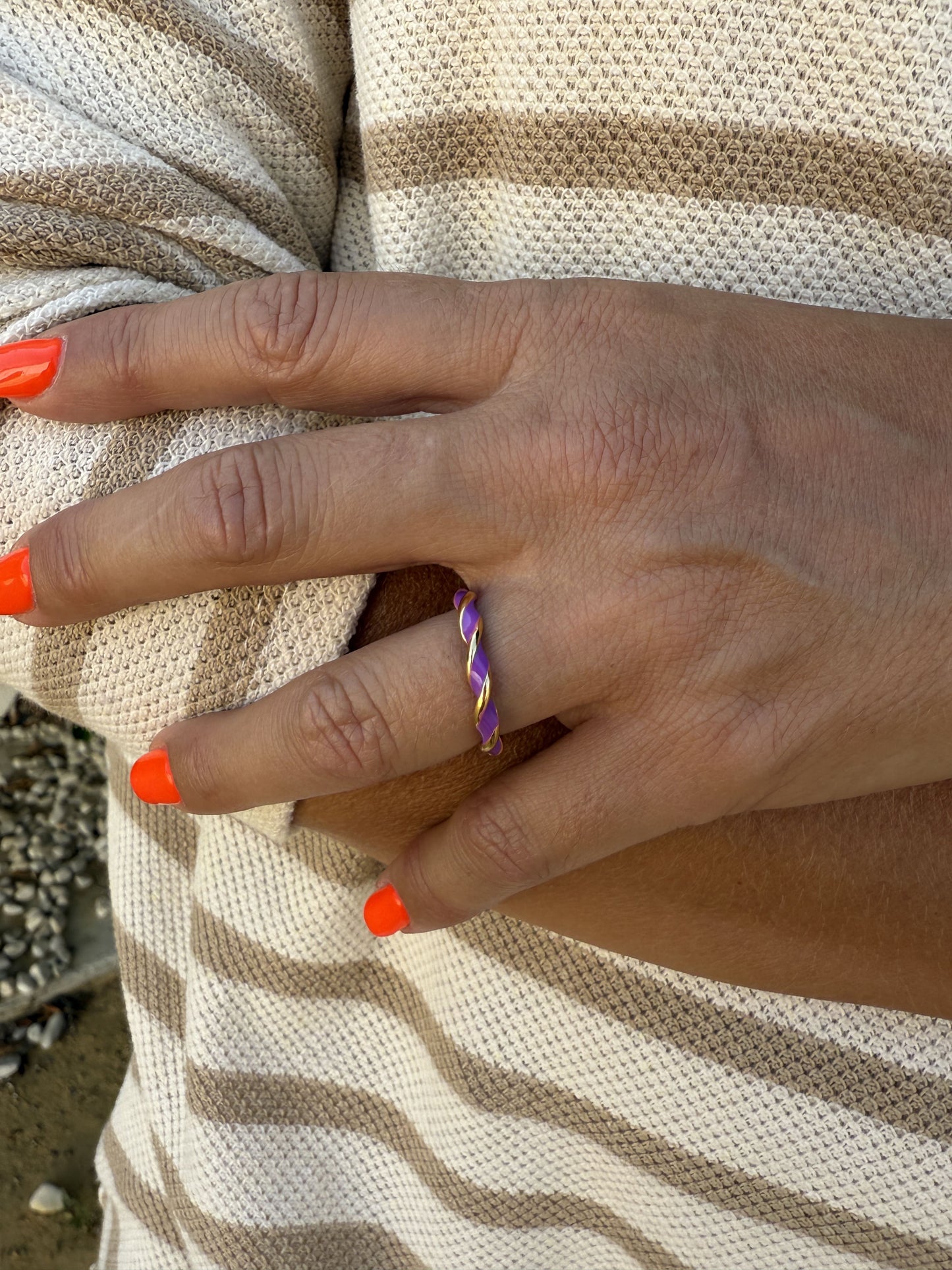 ANILLO ESMALTADO TRENZADO