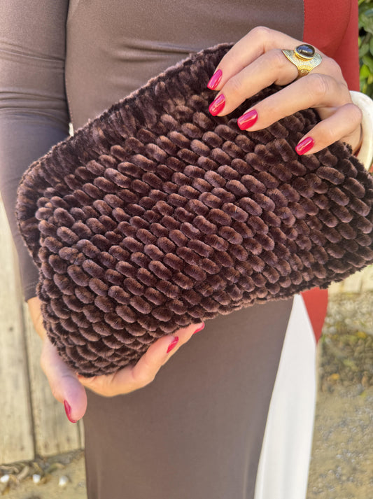 BOLSO CLUNCH CHENILLA