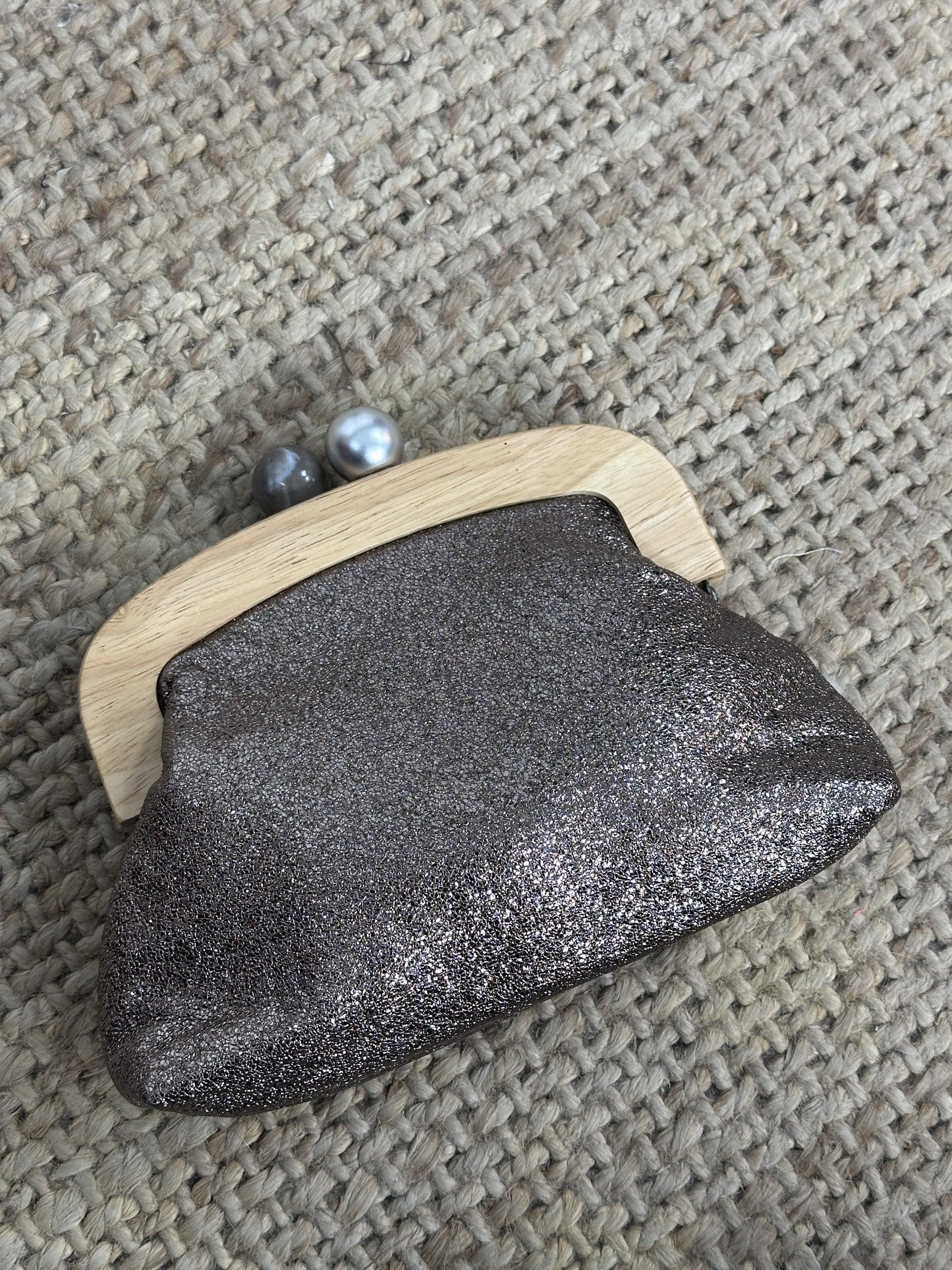 BOLSO MADERA METALIZADO