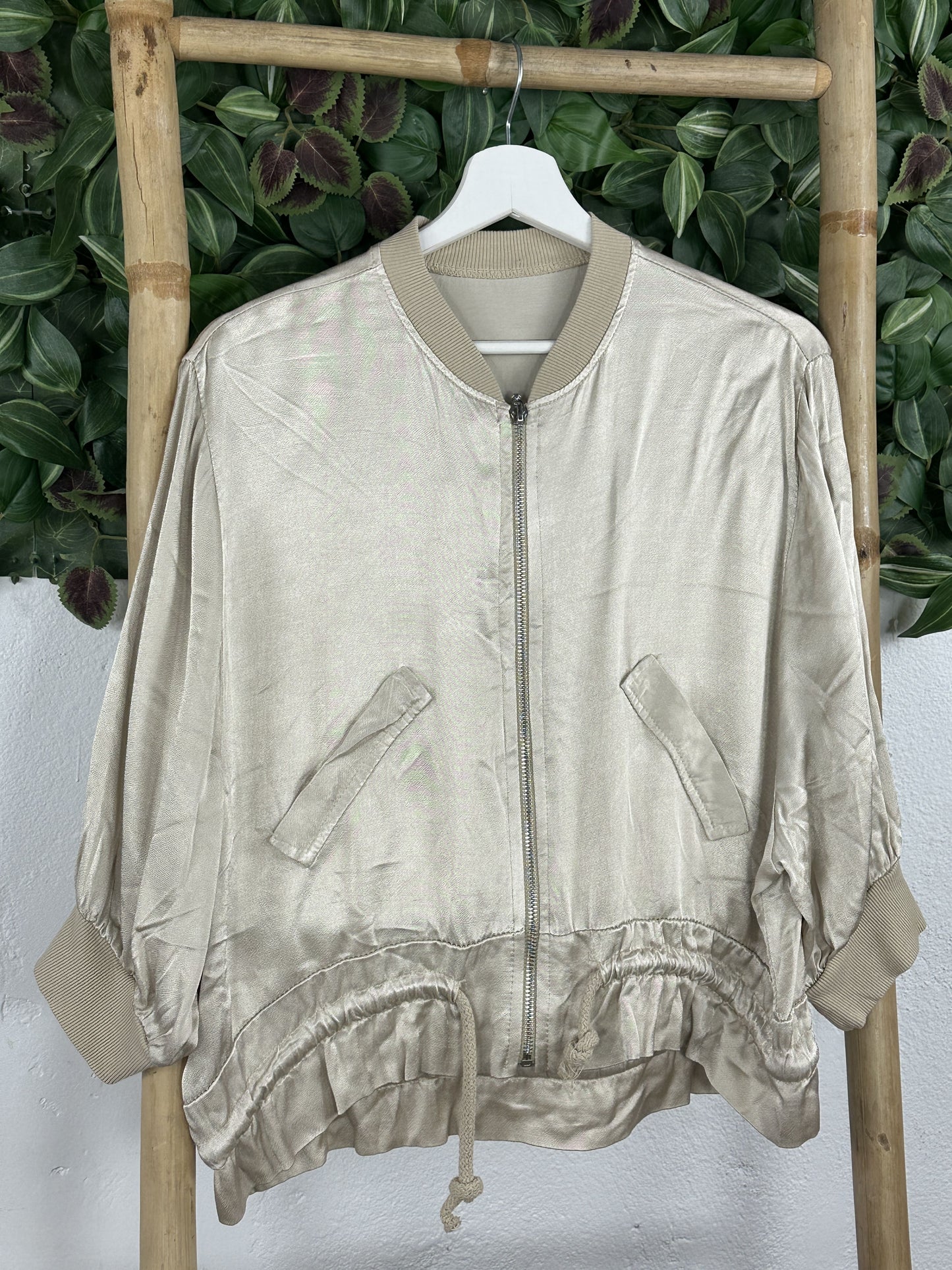 BOMBER SATINADA CORDÓN