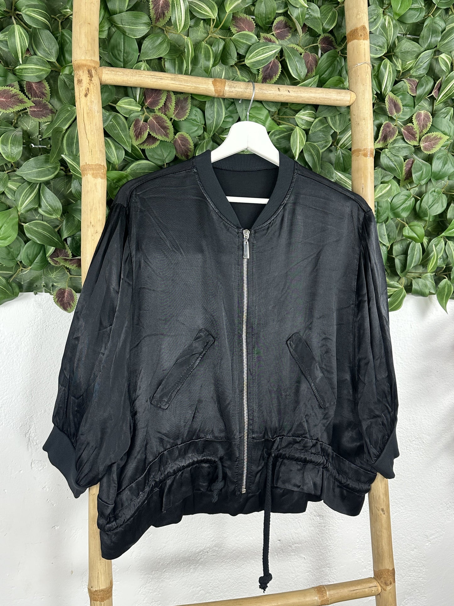BOMBER SATINADA CORDÓN