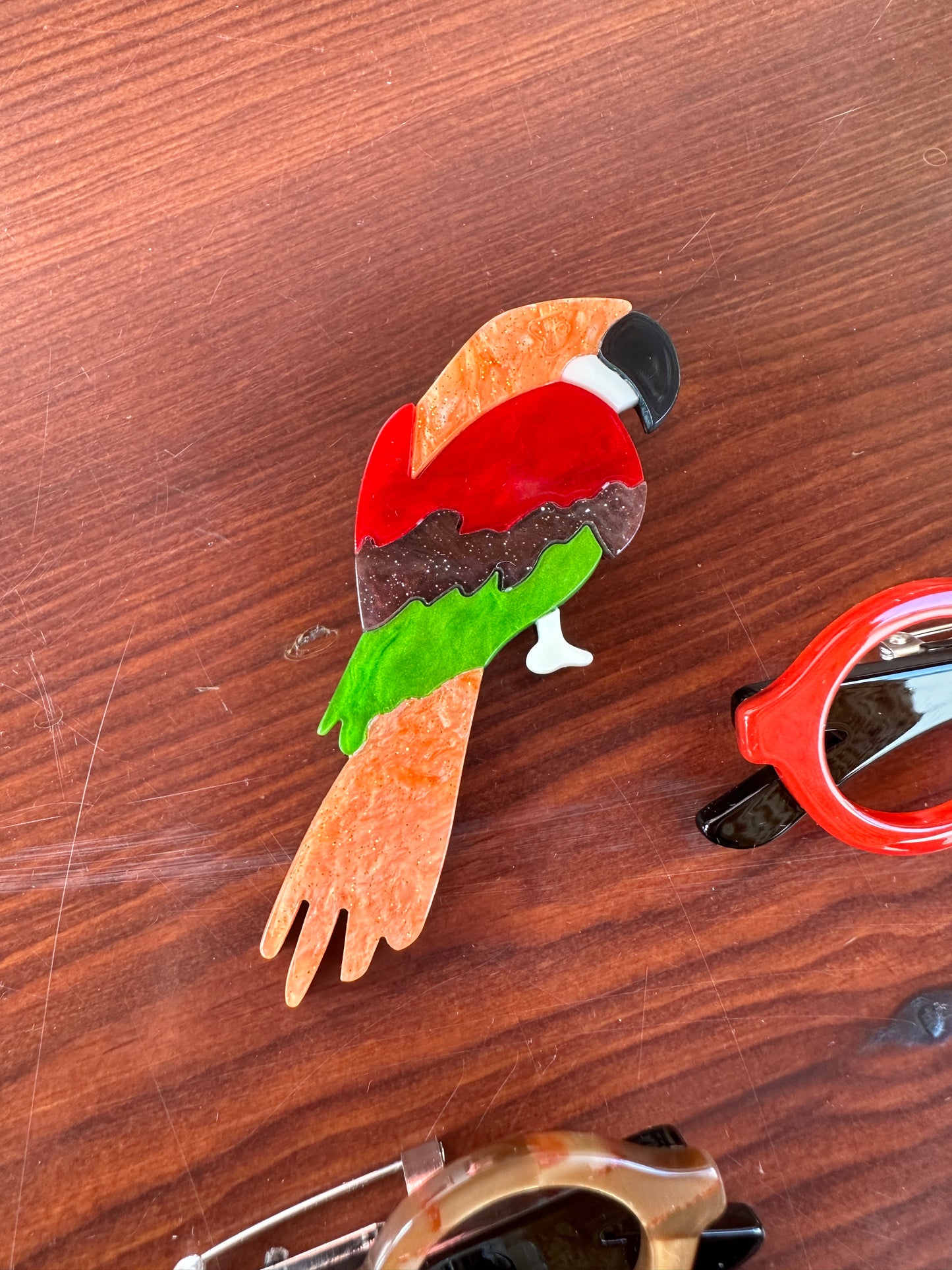 BROCHE RESINA