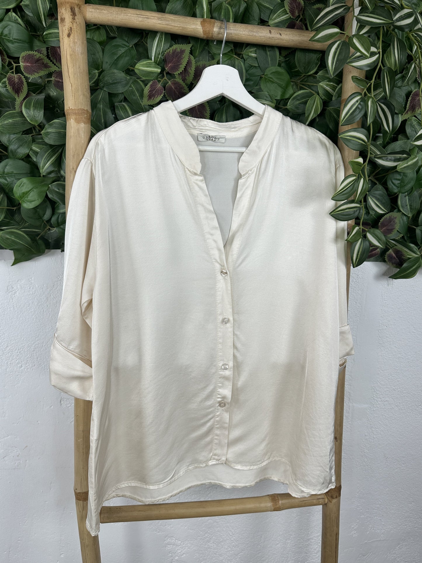 CAMISA SATINADA CUELLO MAO