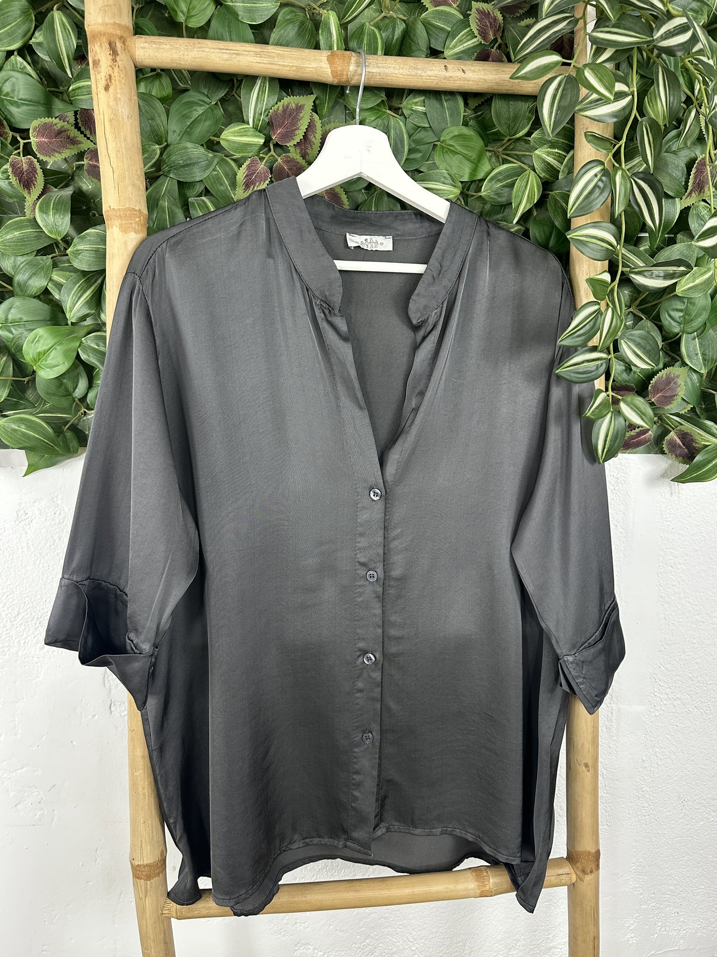 CAMISA SATINADA CUELLO MAO