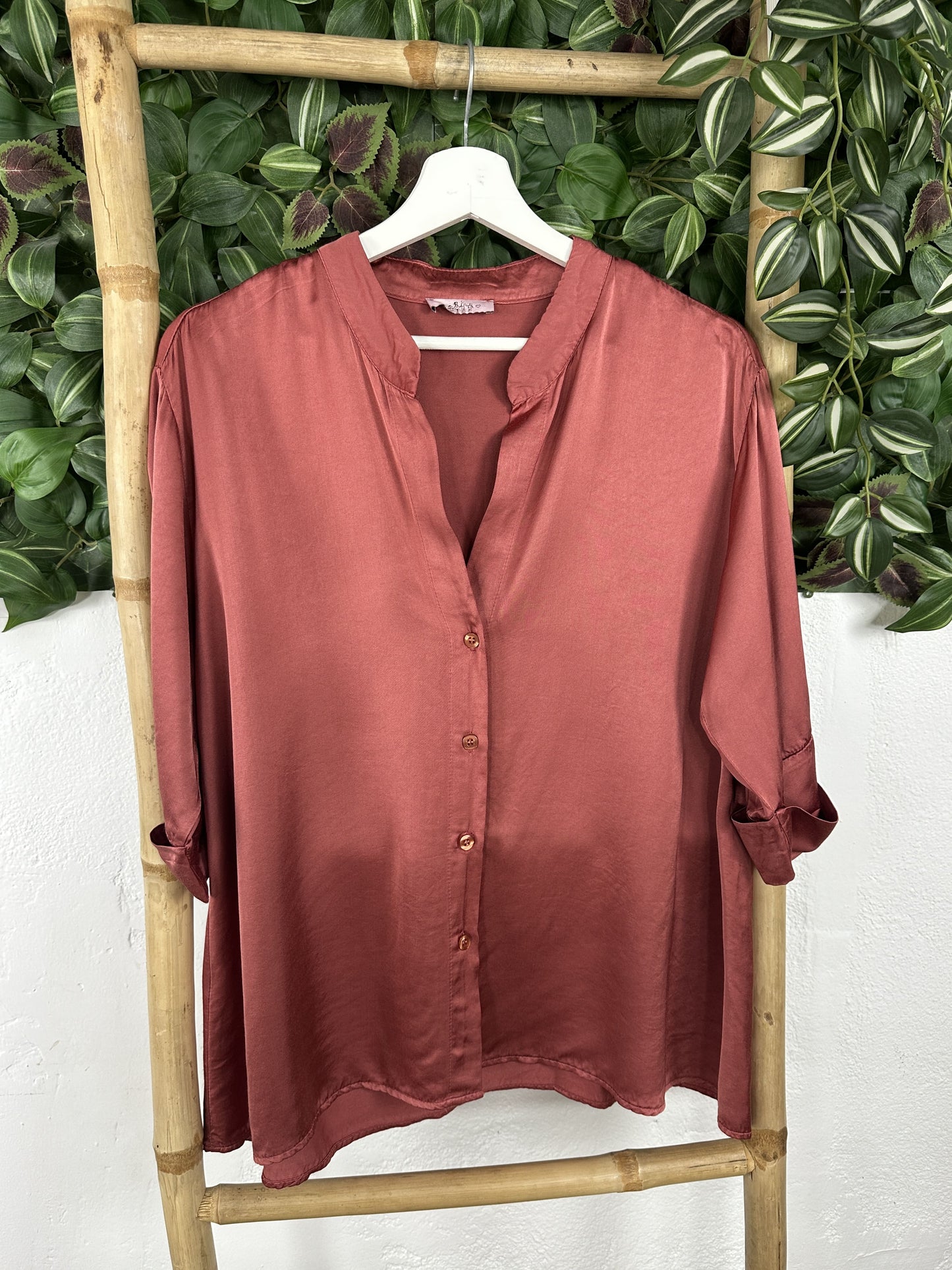 CAMISA SATINADA CUELLO MAO