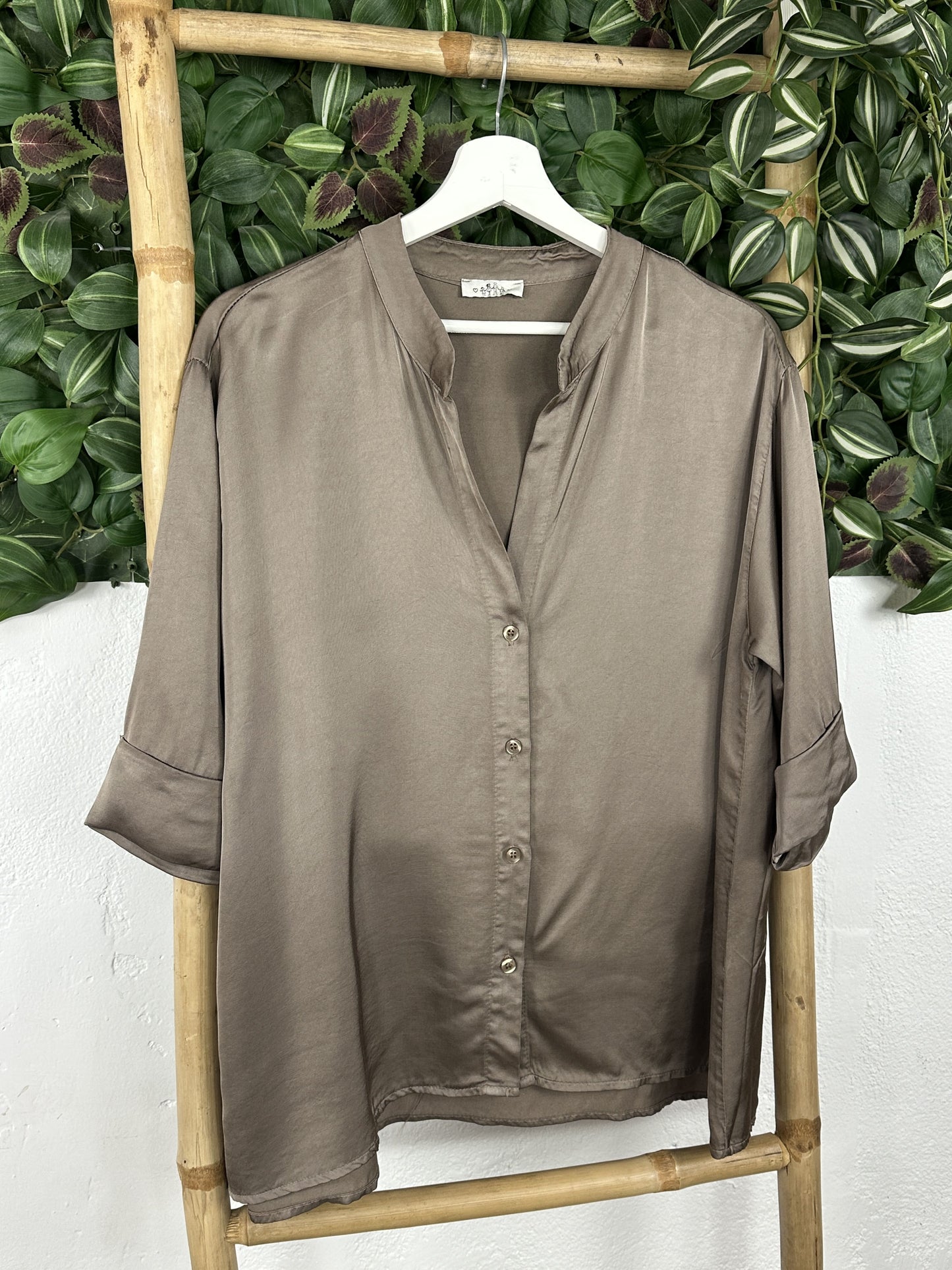CAMISA SATINADA CUELLO MAO