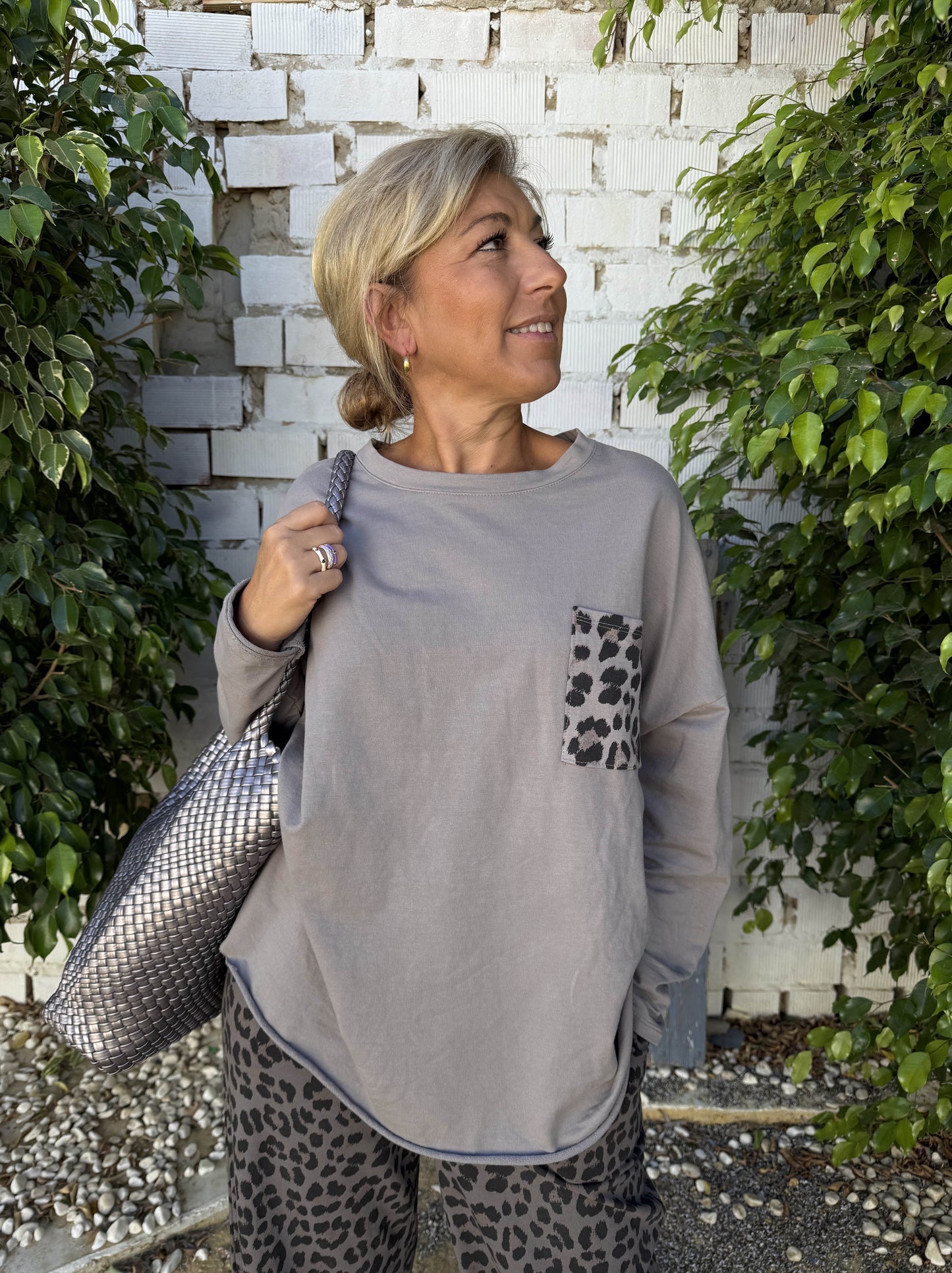 CAMISETA BOLSILLO LEOPARDO