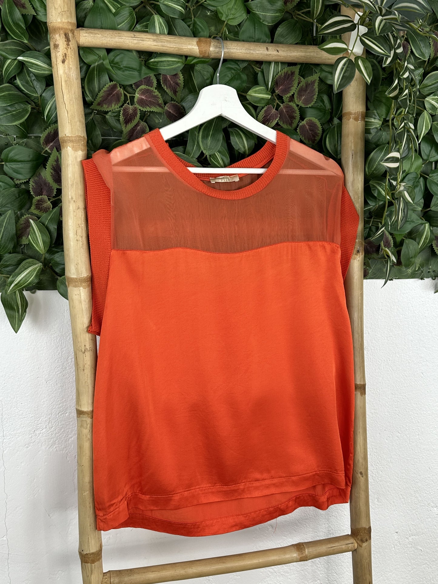 CAMISETA SATINADA TRANSPARENTE