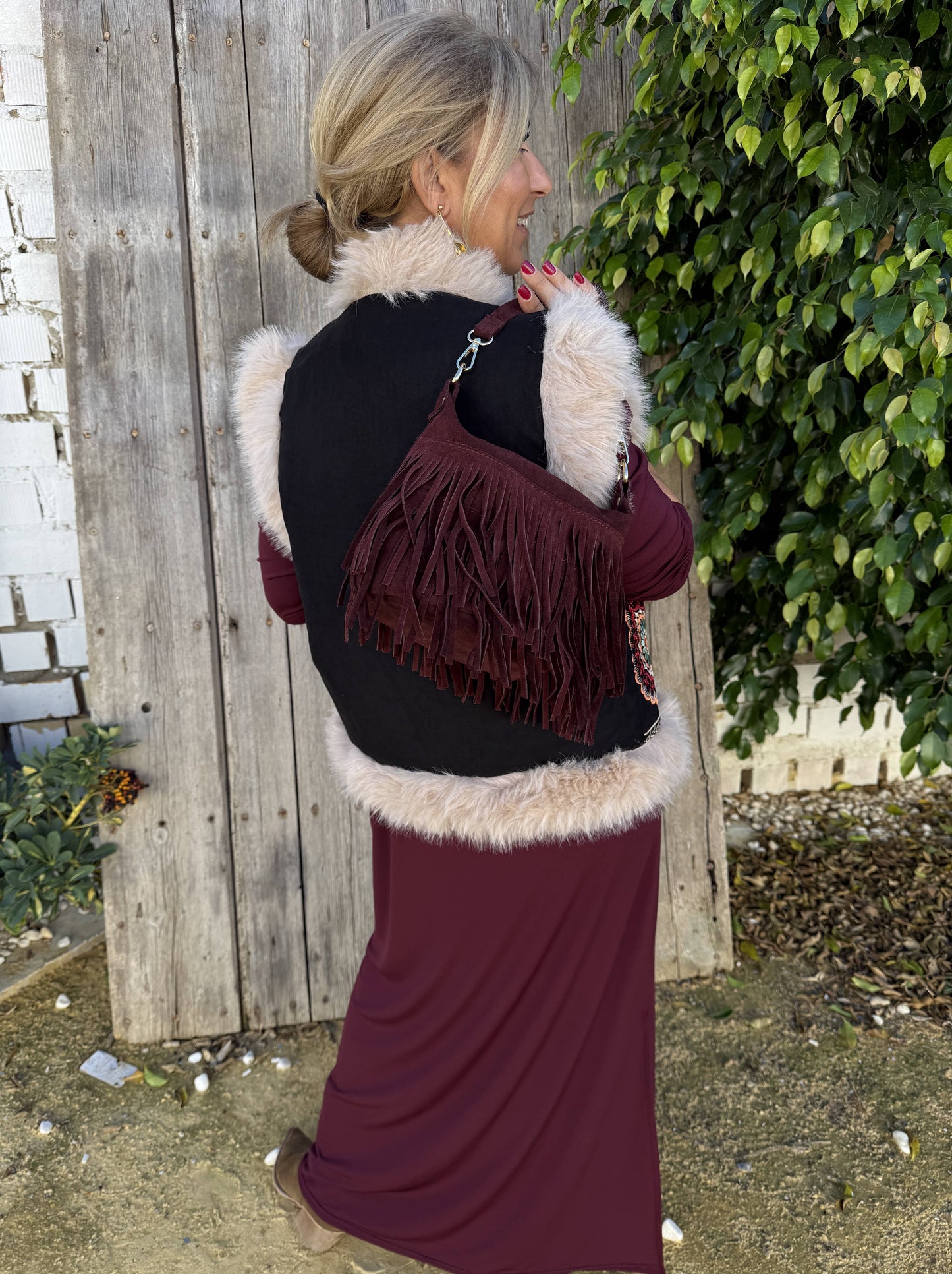 CHALECO PELO BORDADO