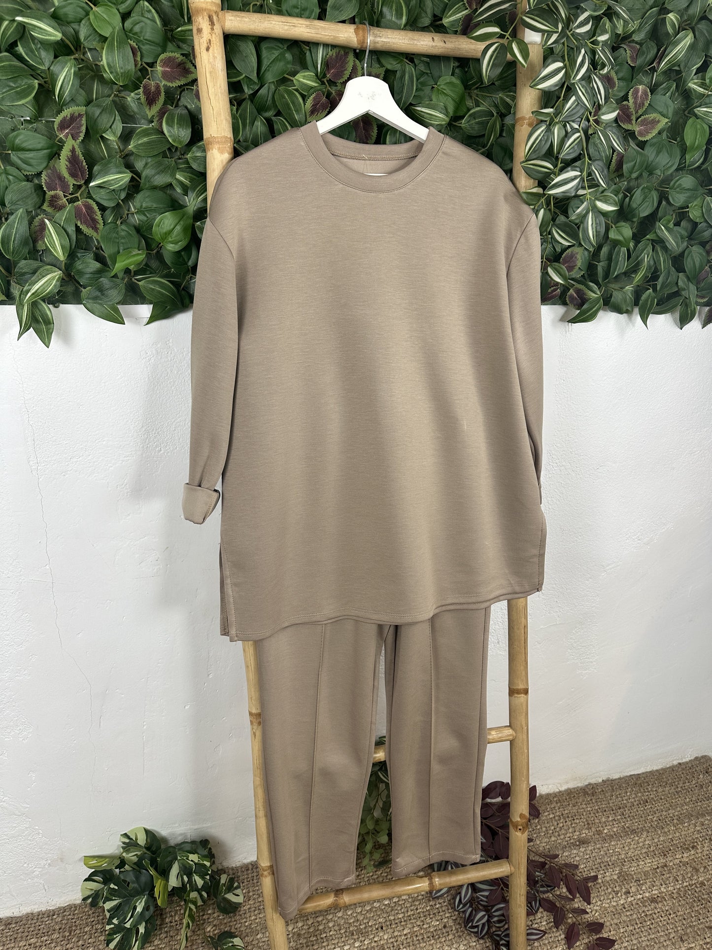 CONJUNTO SARA