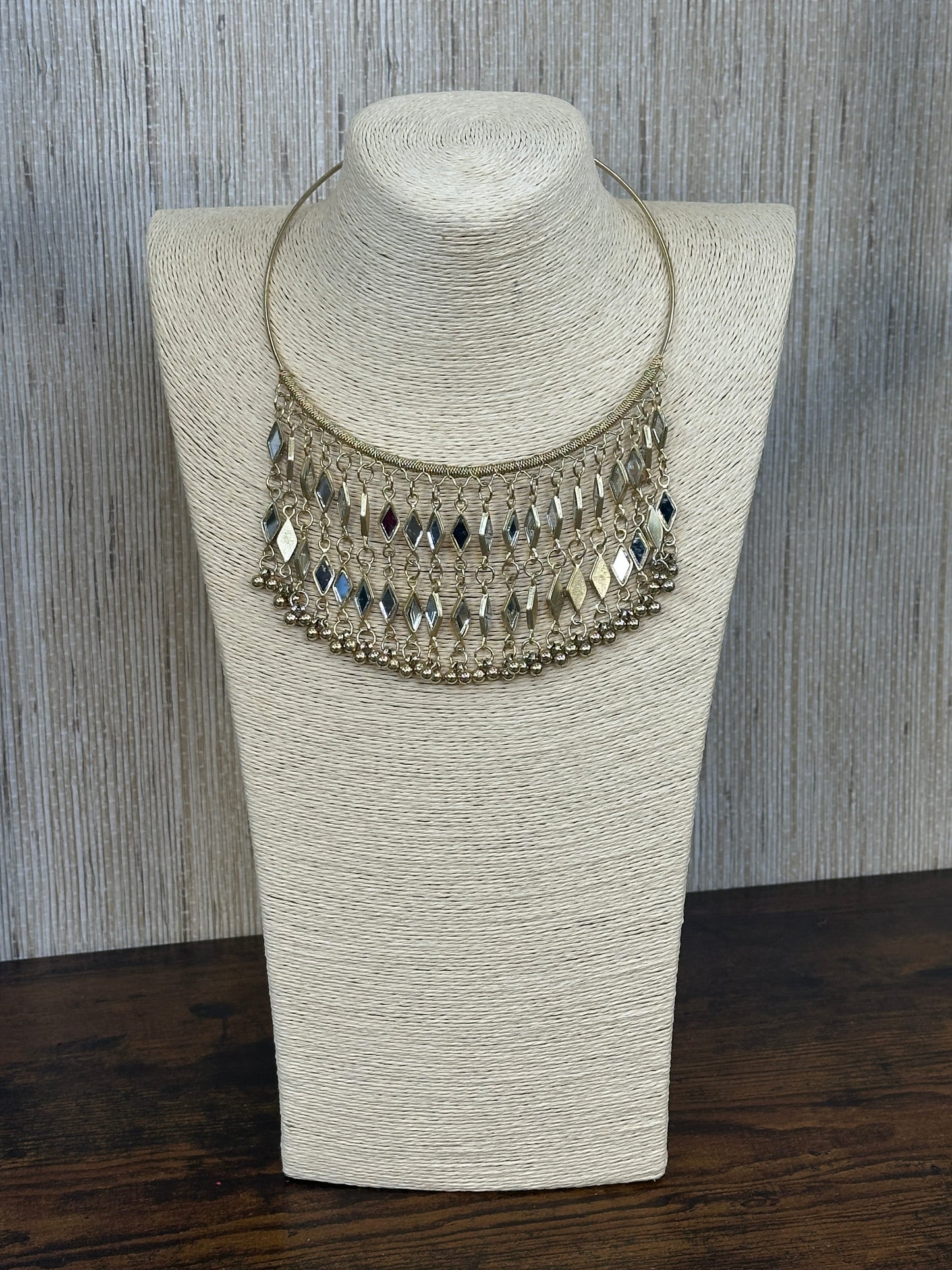 CHOKER FATALIA