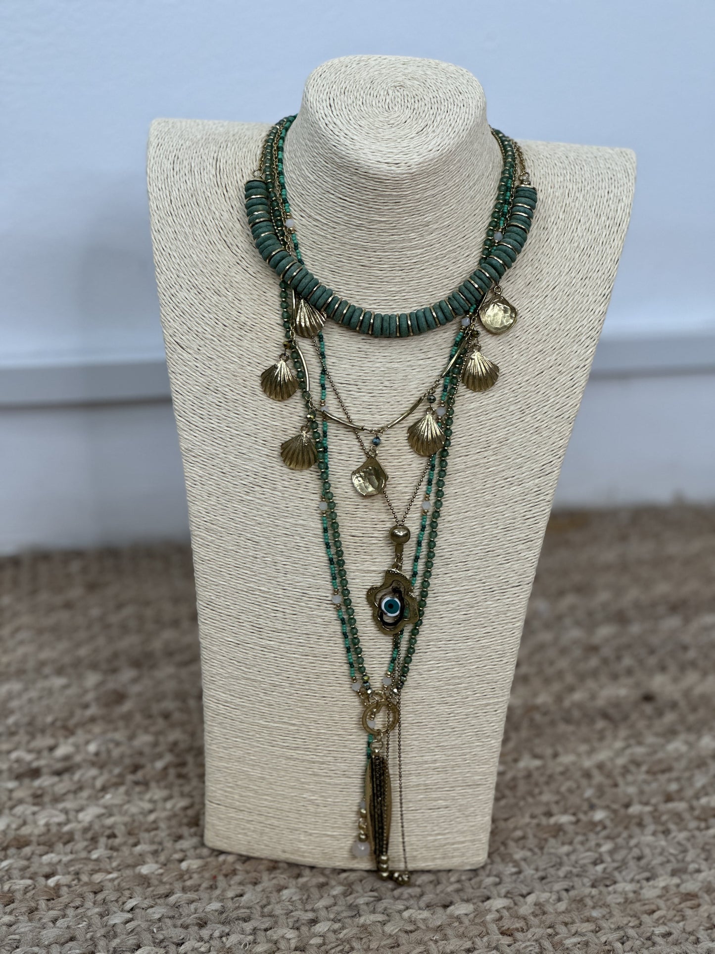 COLLAR HIPPIE