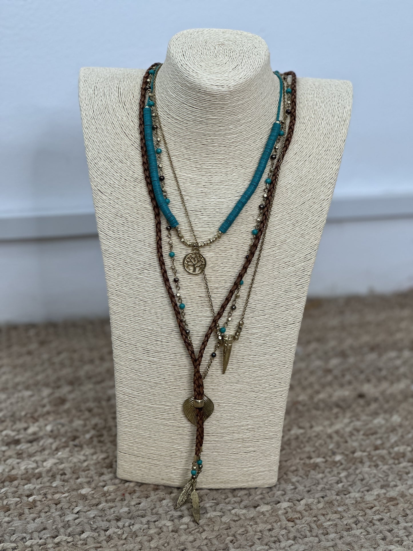 COLLAR HIPPIE