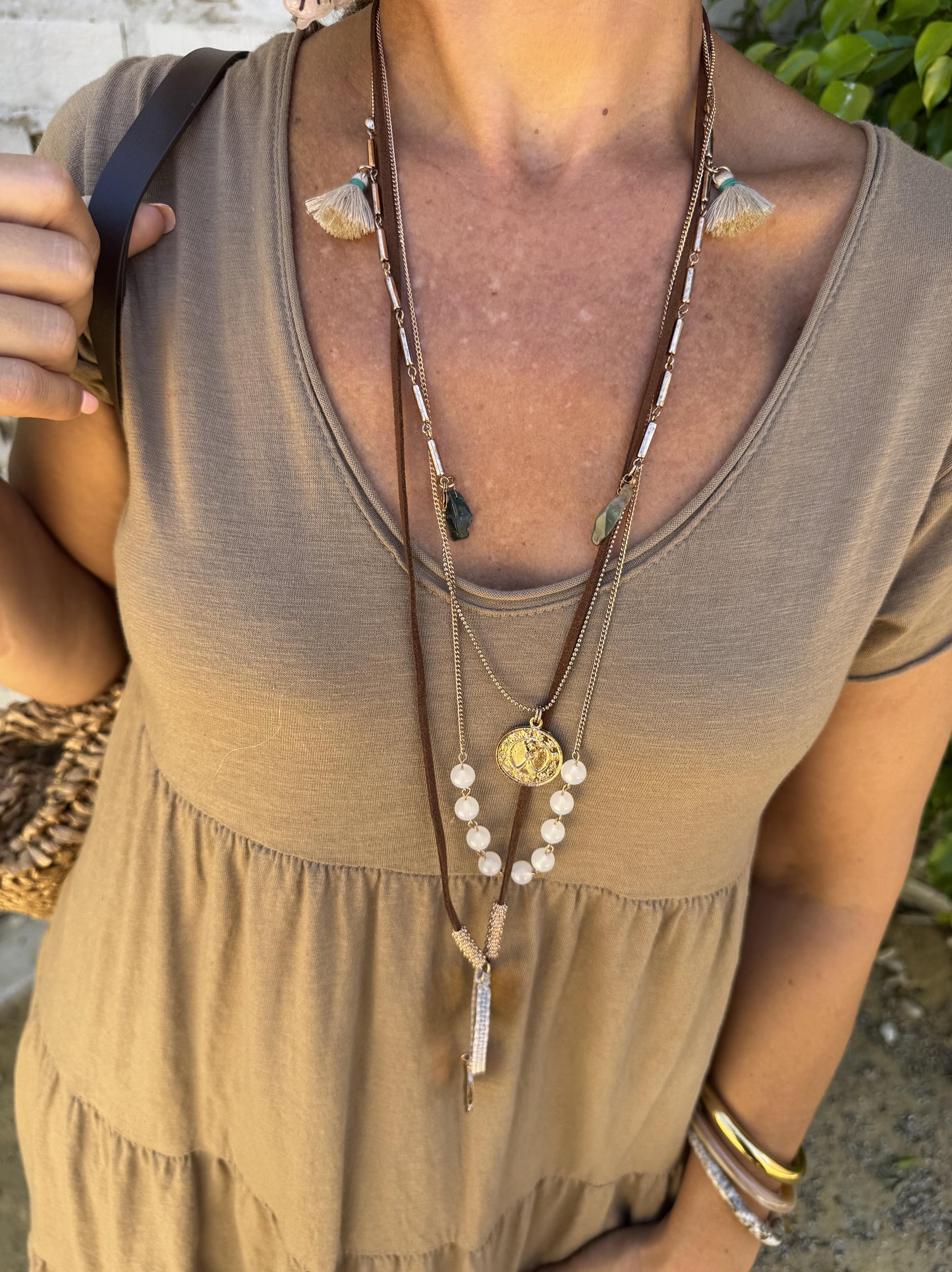 COLLAR HIPPIE