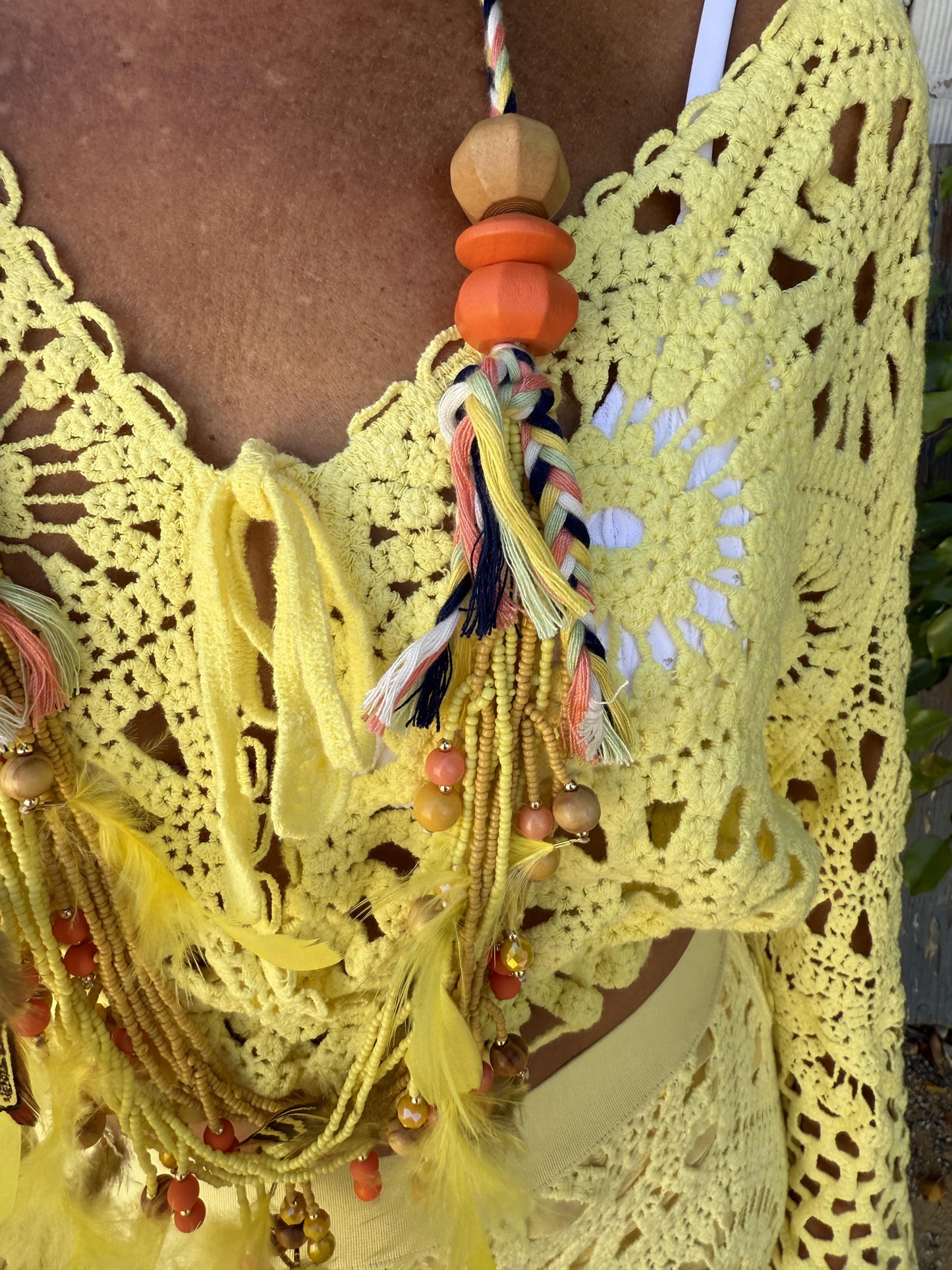 COLLAR HIPPIE PLUMAS