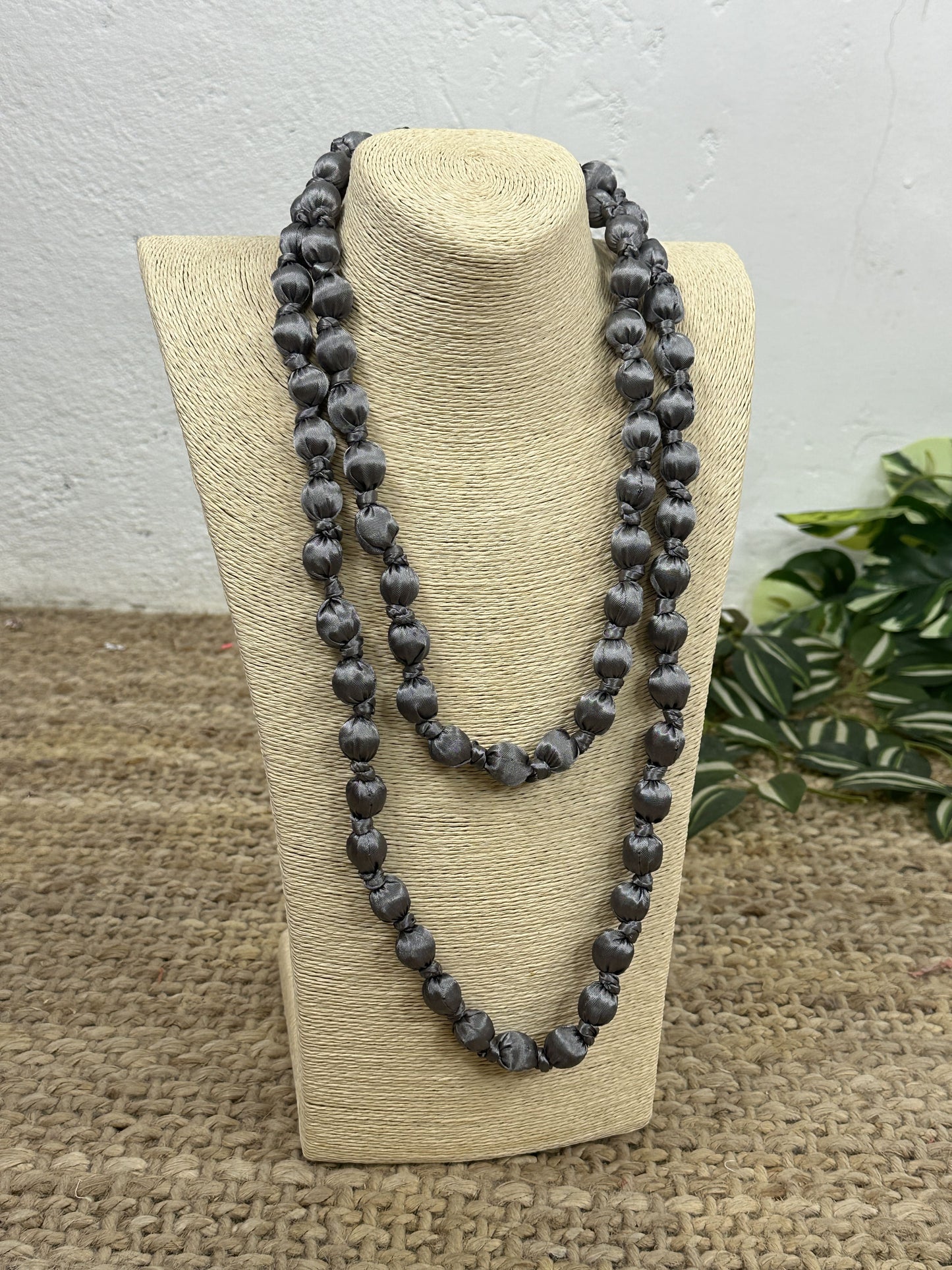 COLLAR LARGO BOLAS THIN