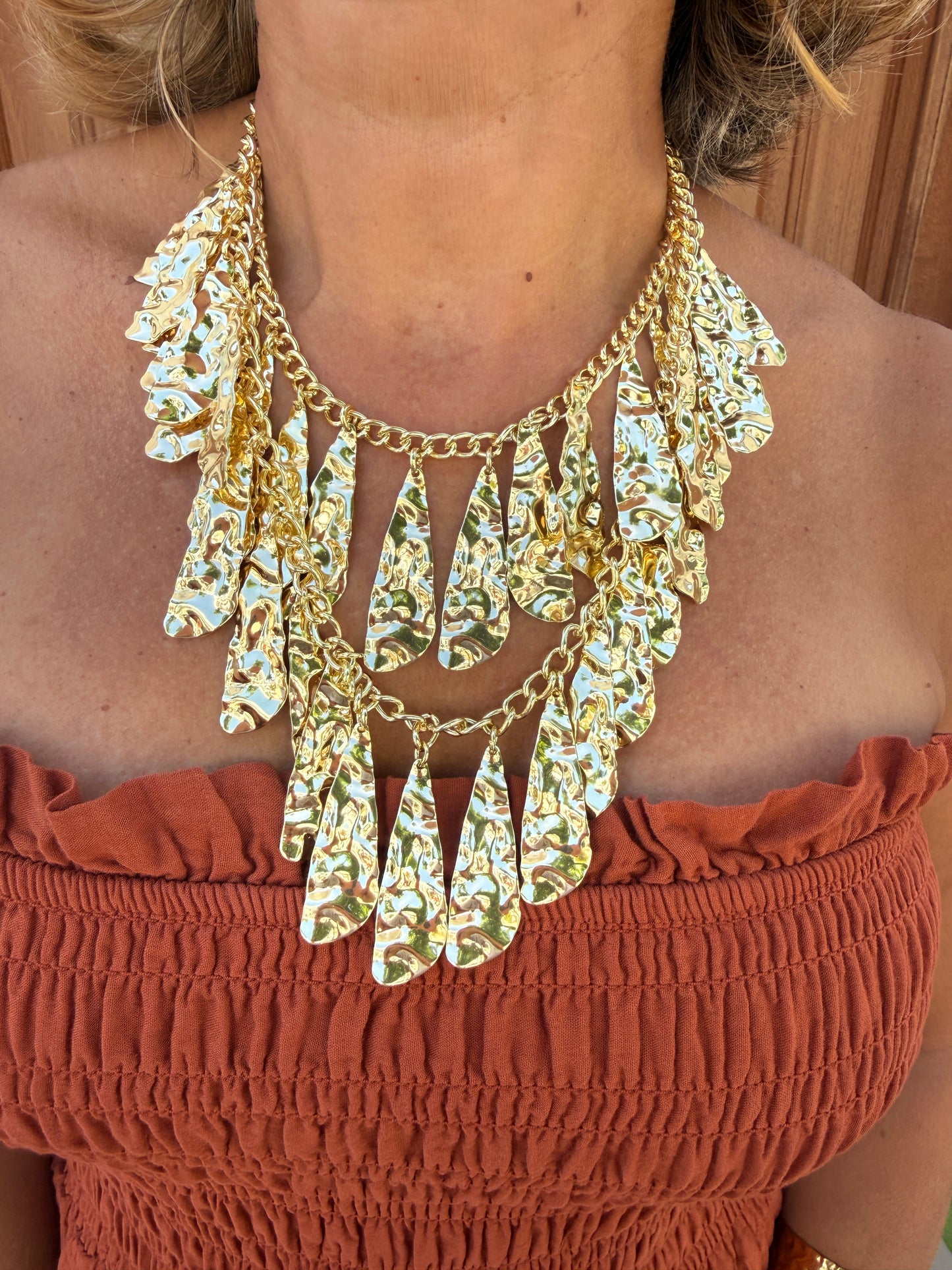 COLLAR PÉTALOS RELIEVE