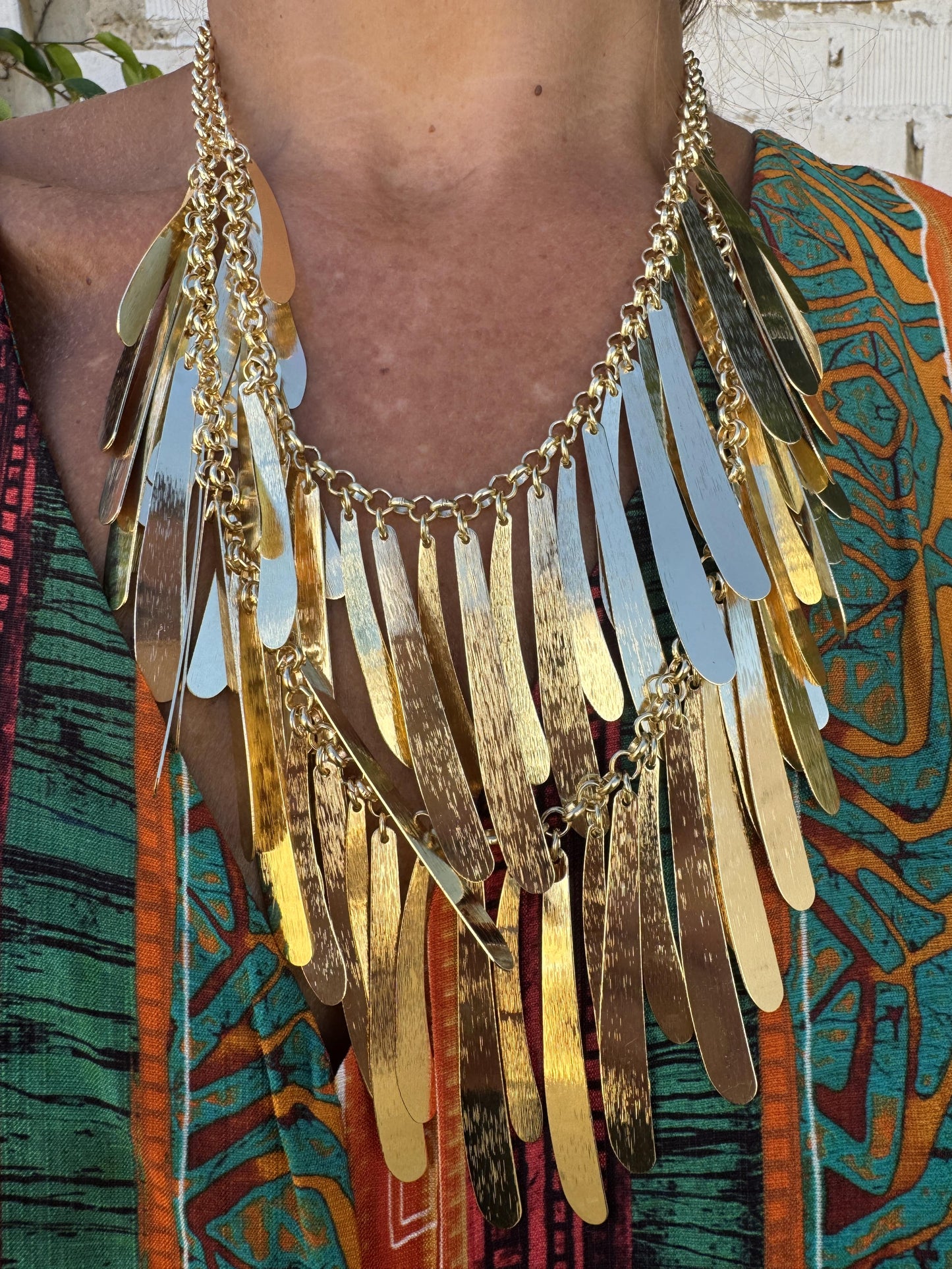 COLLAR PLUMA DORADO