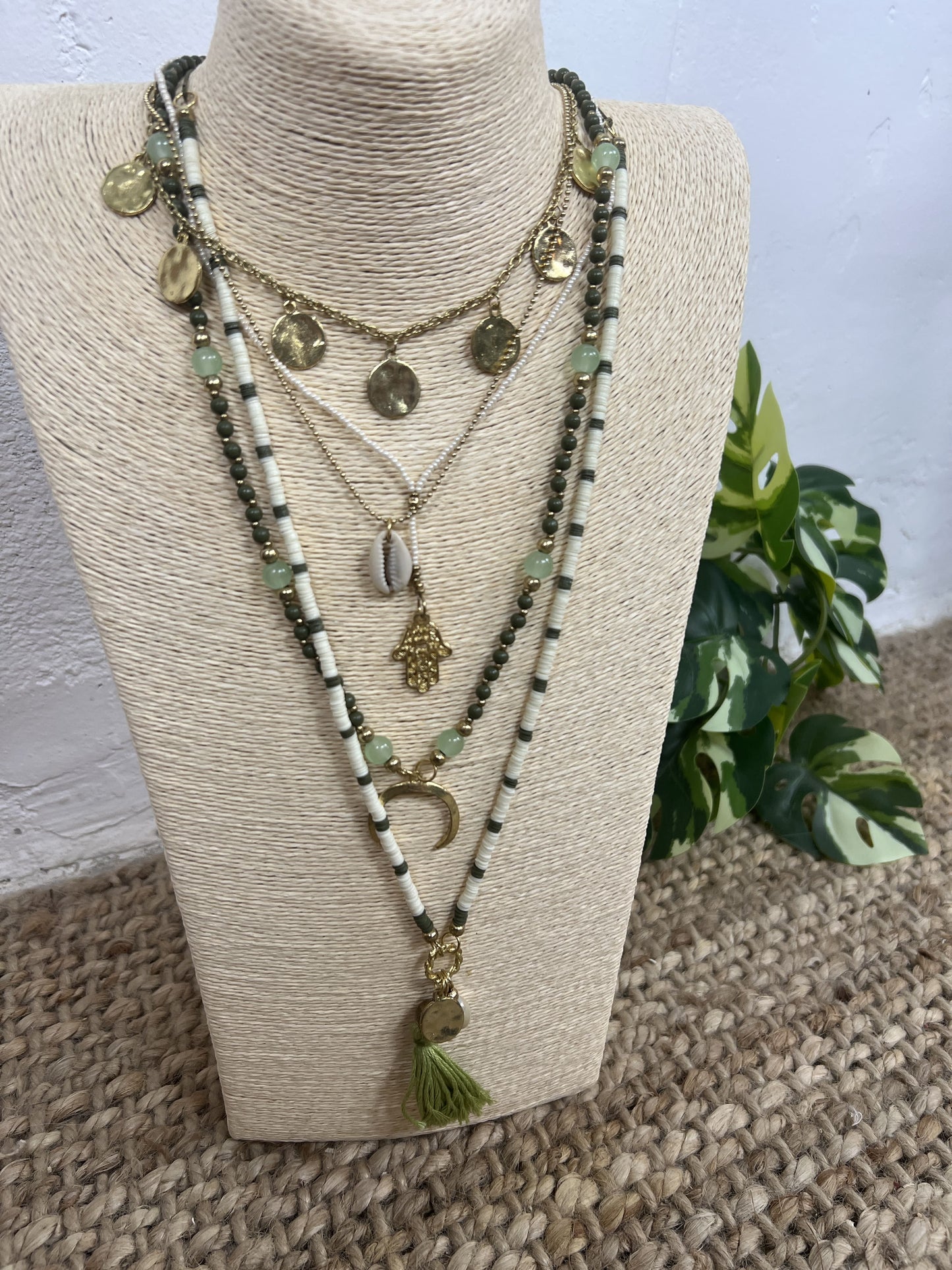 COLLAR HIPPIE