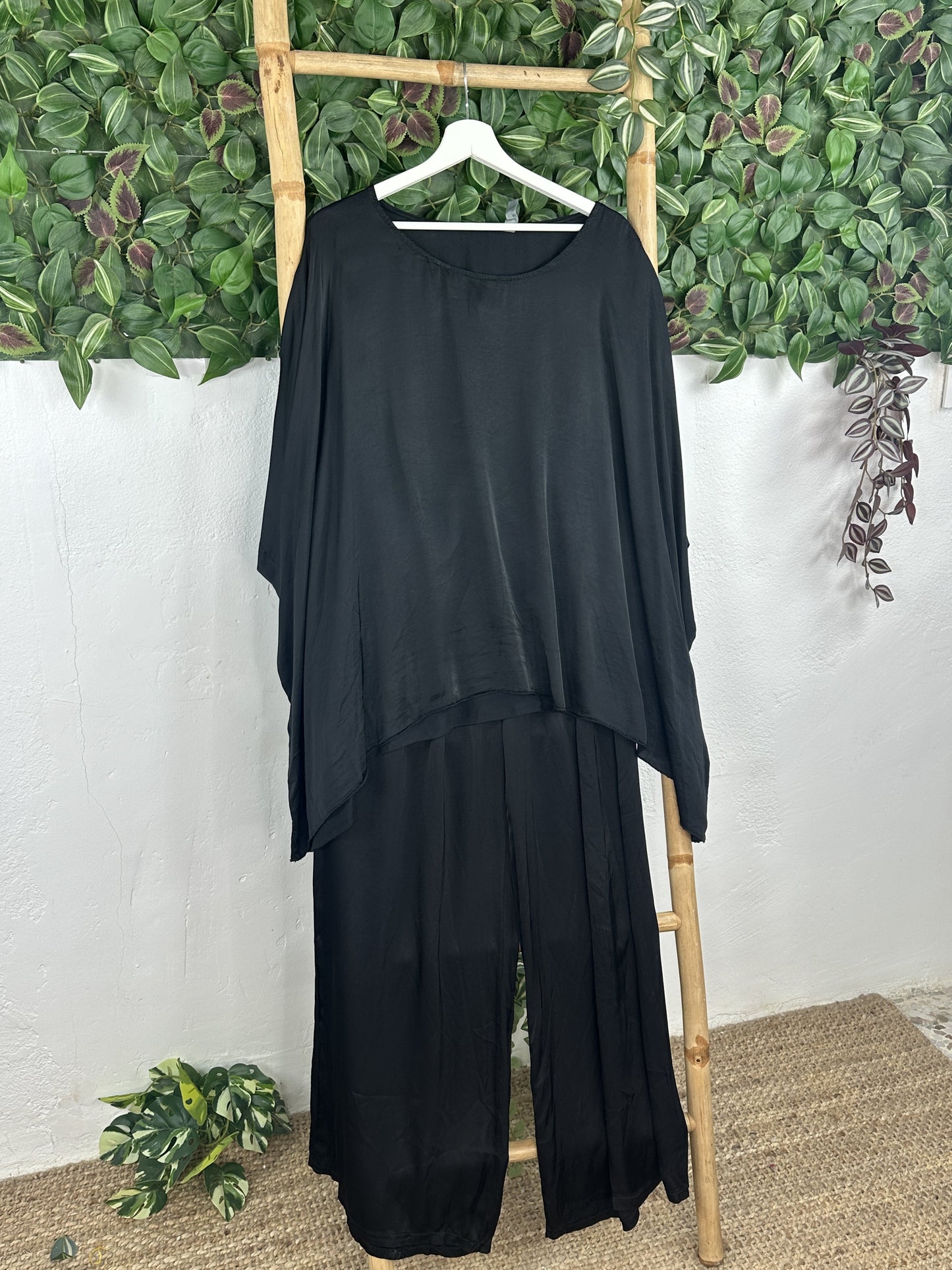 CONJUNTO CURVY SATINADO