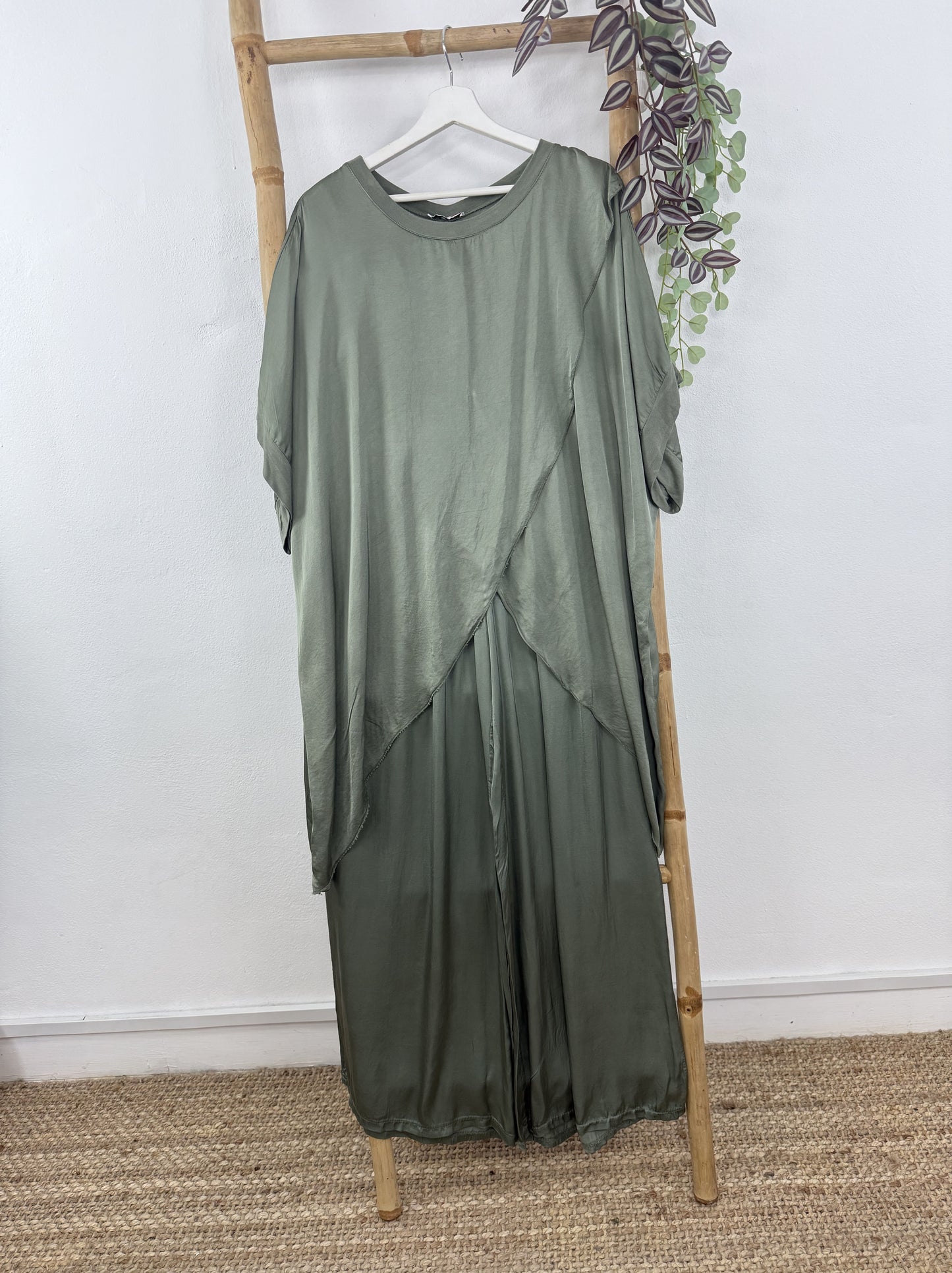 CONJUNTO SATINADO CRUZADO