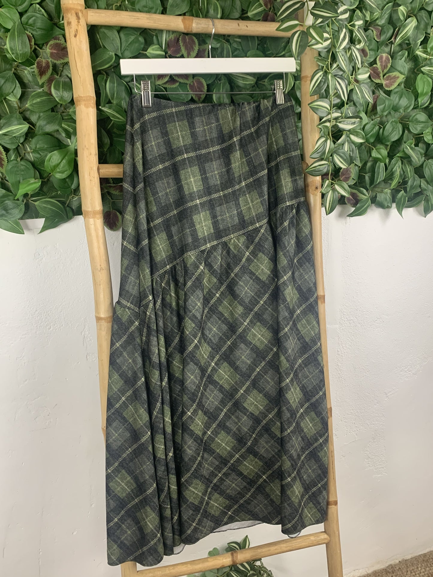 FALDA CUADROS ASIMÉTRICA