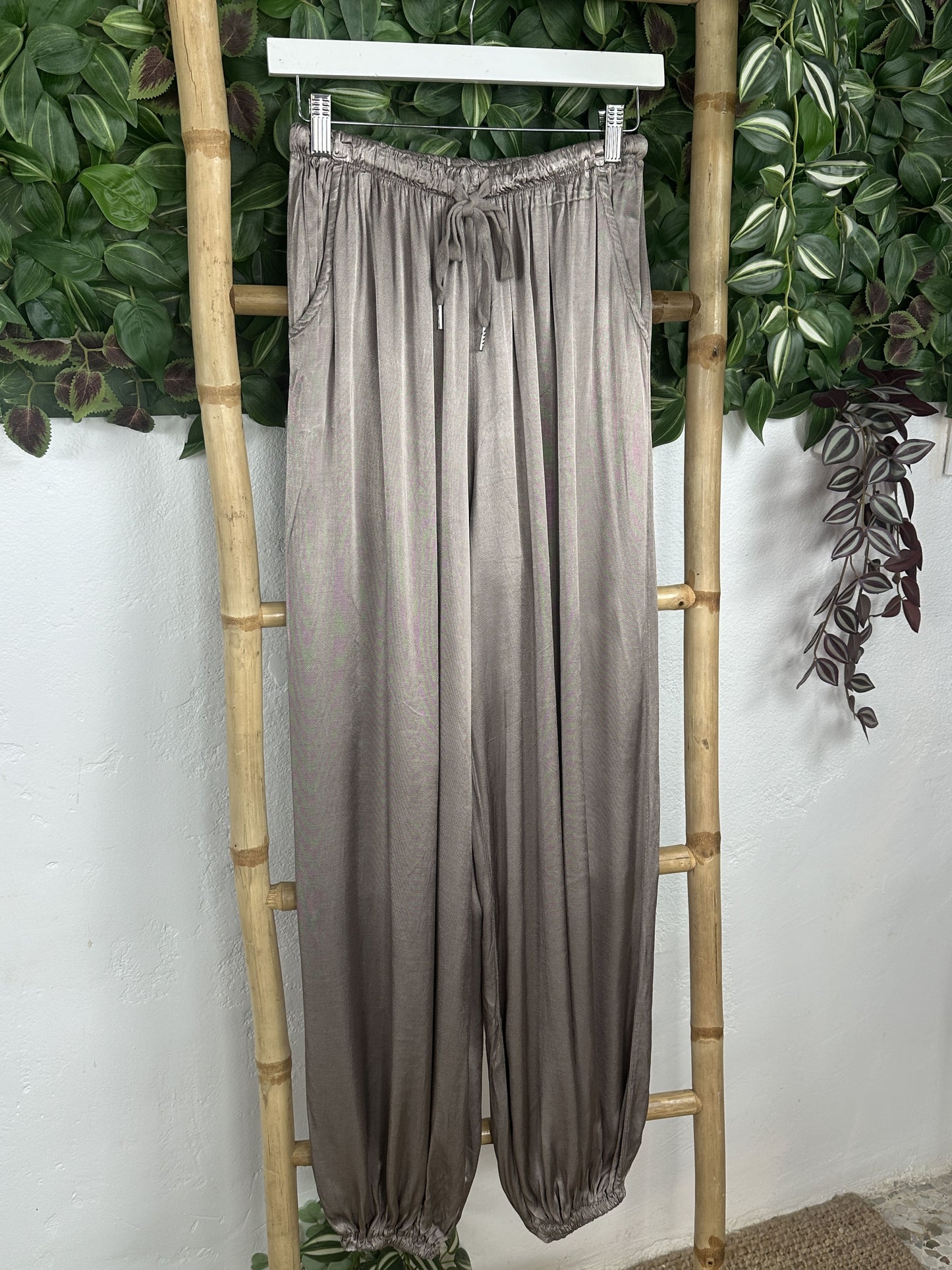 PANTALÓN BOMBACHO SATINADO