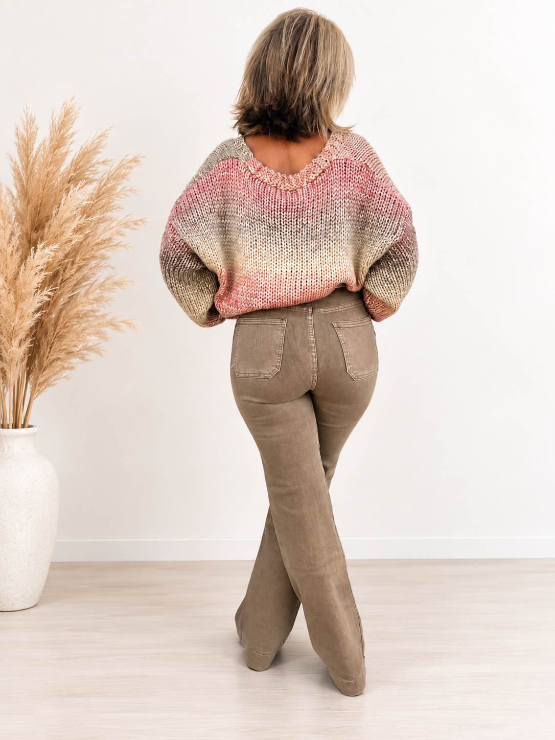 CALÇAS JEANS COM FITA ALARGADA