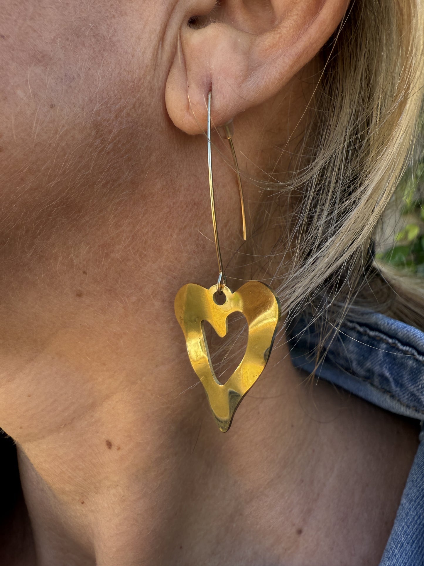 PENDIENTE CORAZÓN RELIEVE