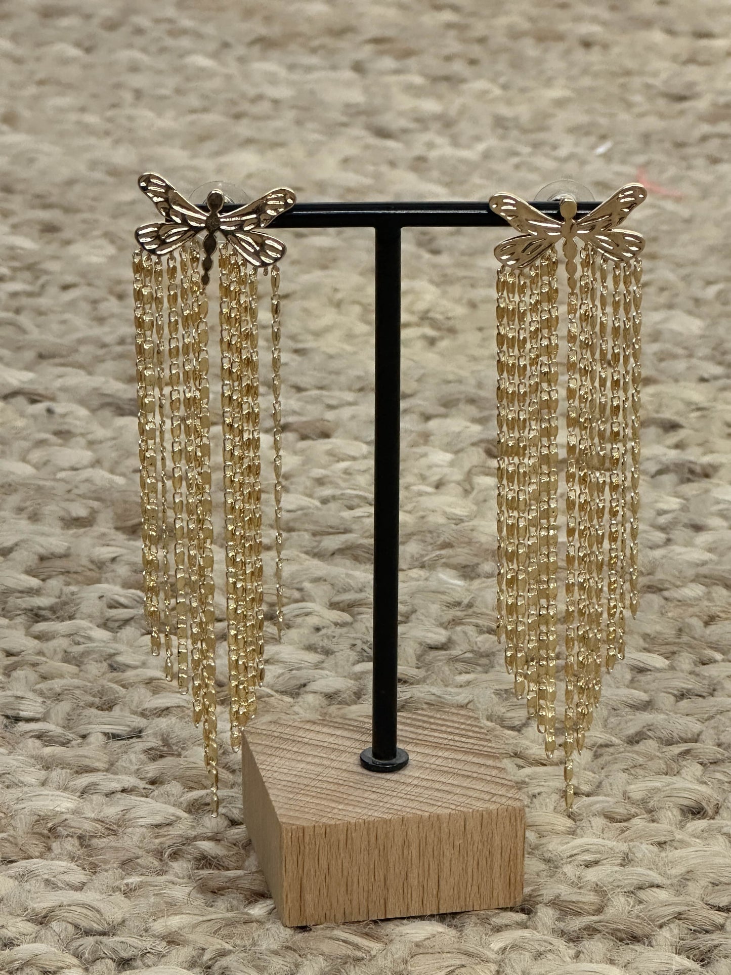 PENDIENTE LARGO MARIPOSA