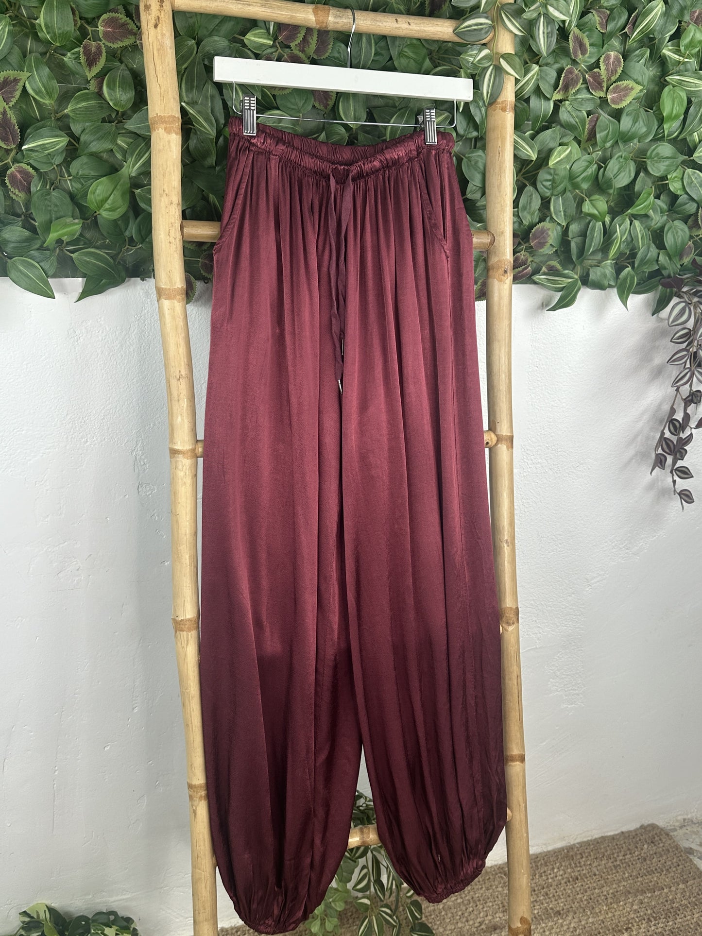 PANTALÓN BOMBACHO SATINADO