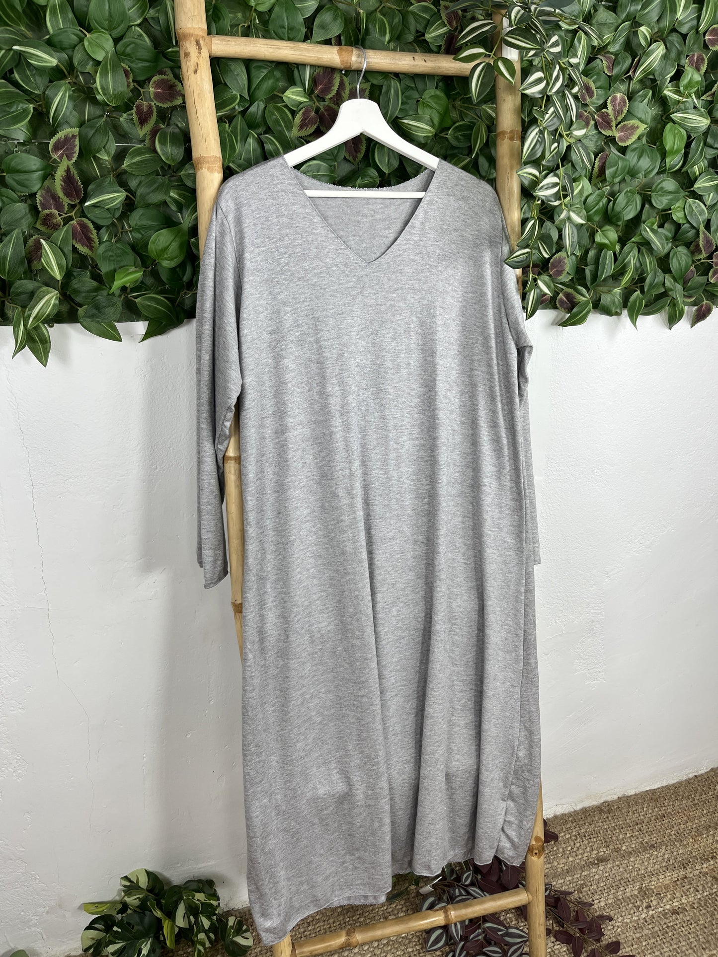 VESTIDO BÁSICO DE MALHA CURVADAS