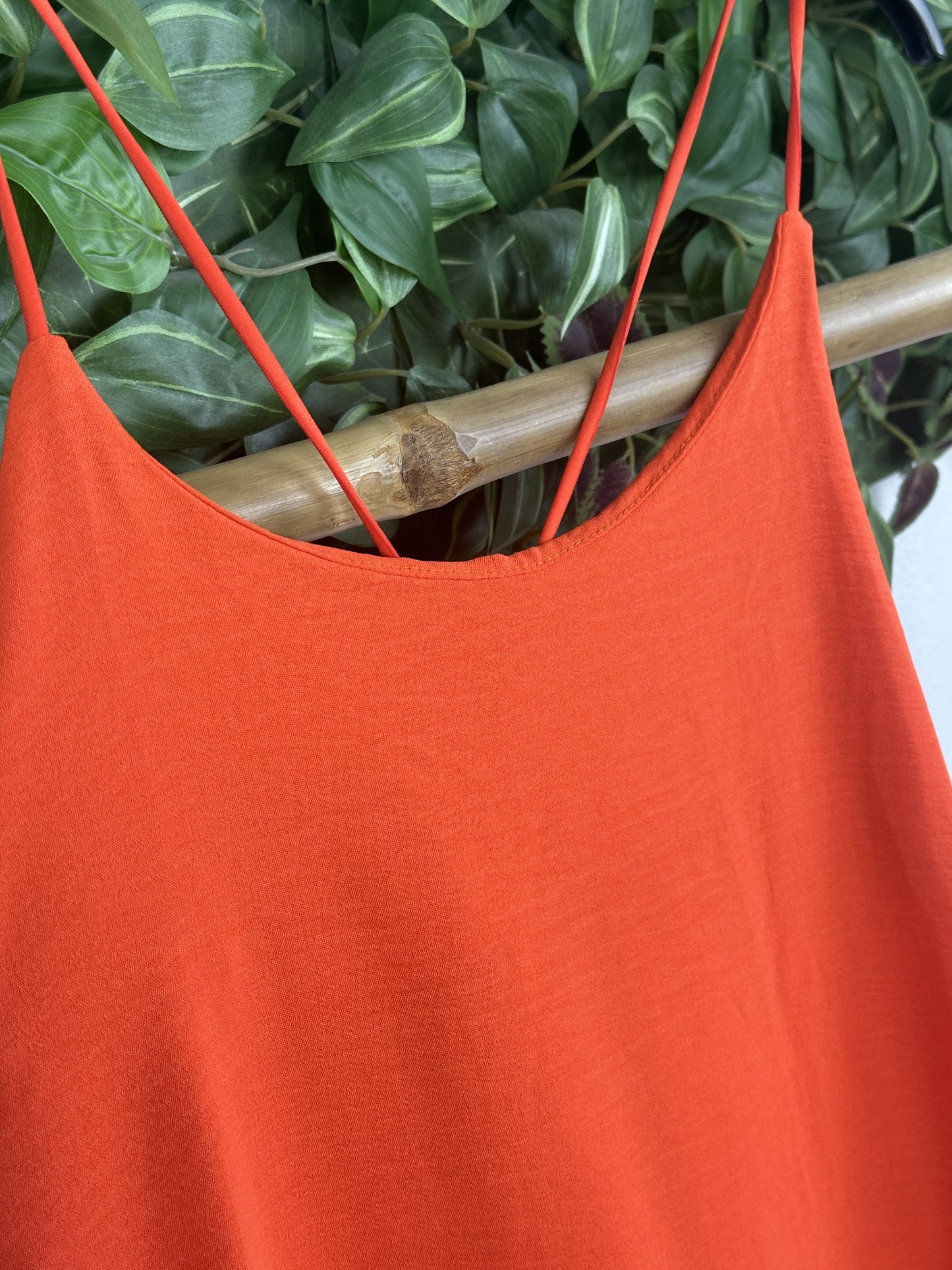 VESTIDO BÁSICO DE ALÇAS