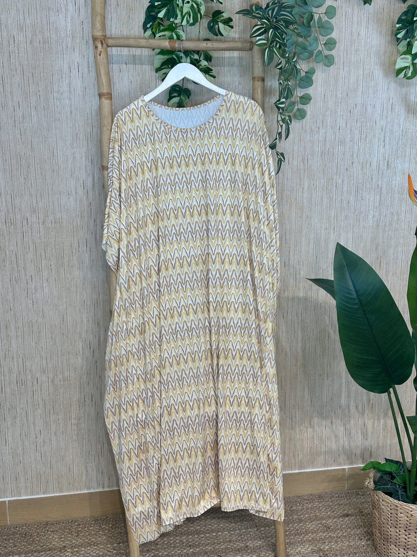 VESTIDO CURVY APRI ESTAMPADO