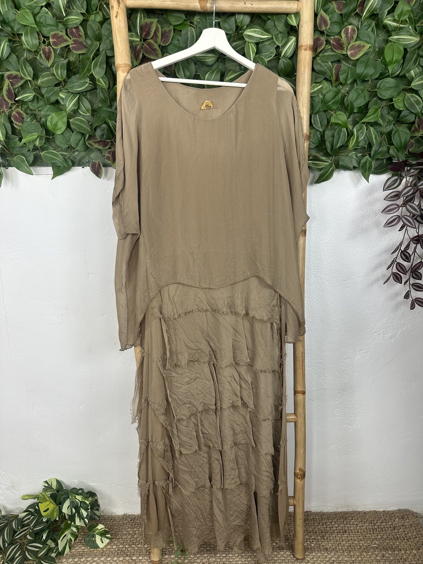 VESTIDO EMBRUJO CAPA