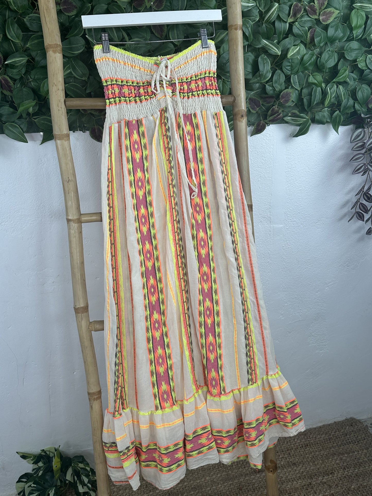 VESTIDO FLÚOR PALABRA DE HONOR