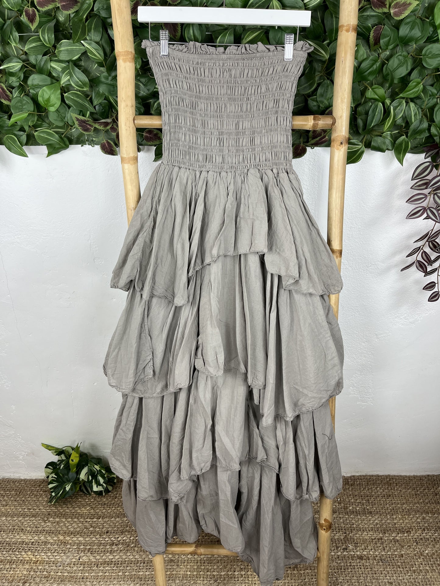 VESTIDO VOLANTES ASIMÉTRICOS PALABRA DE HONOR