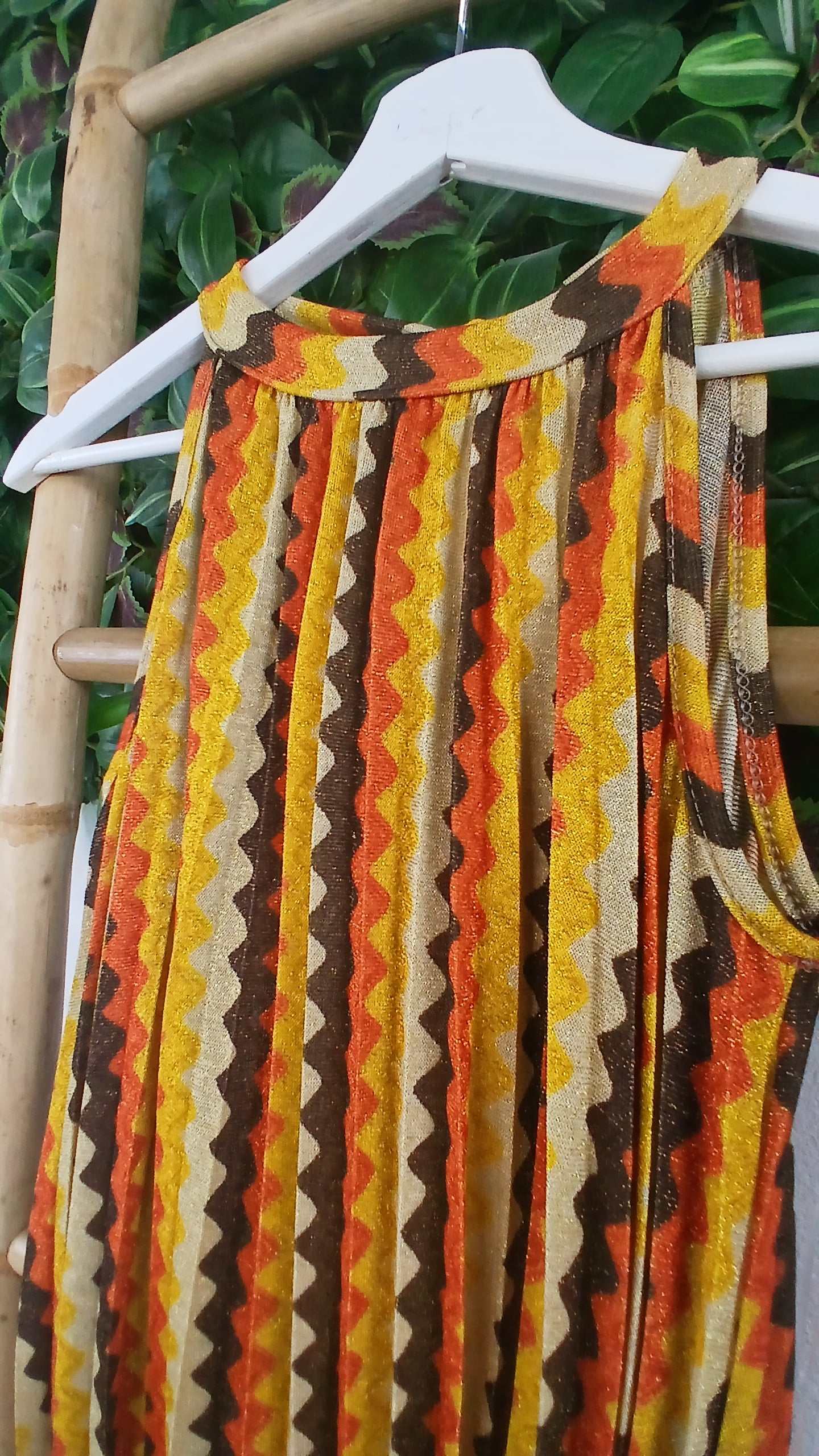 VESTIDO HALTER PLISADO BRILLO