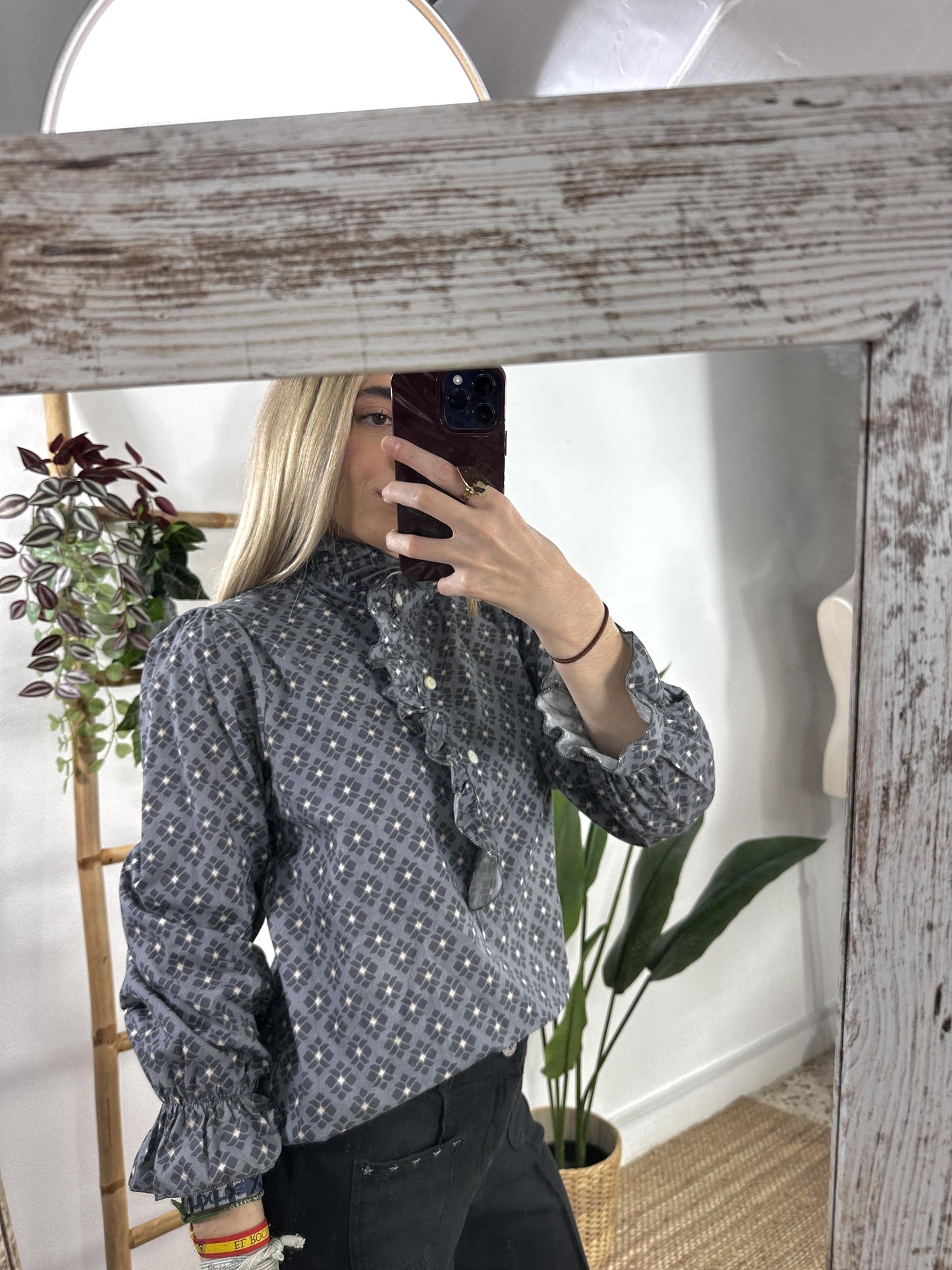 BLUSA CUELLO VOLANTE ESTAMPADA