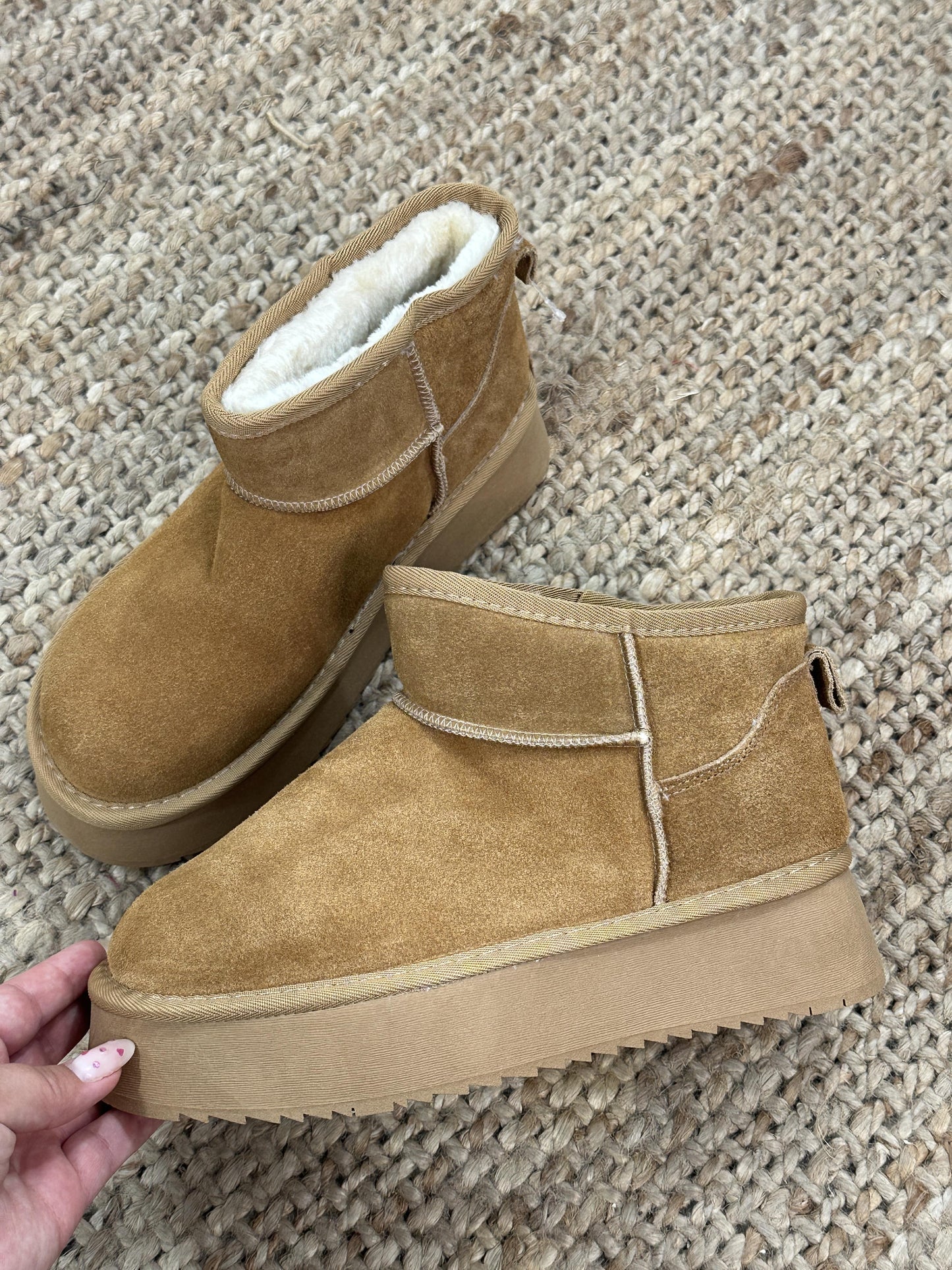 BOTA PLATAFORMA DE COURO