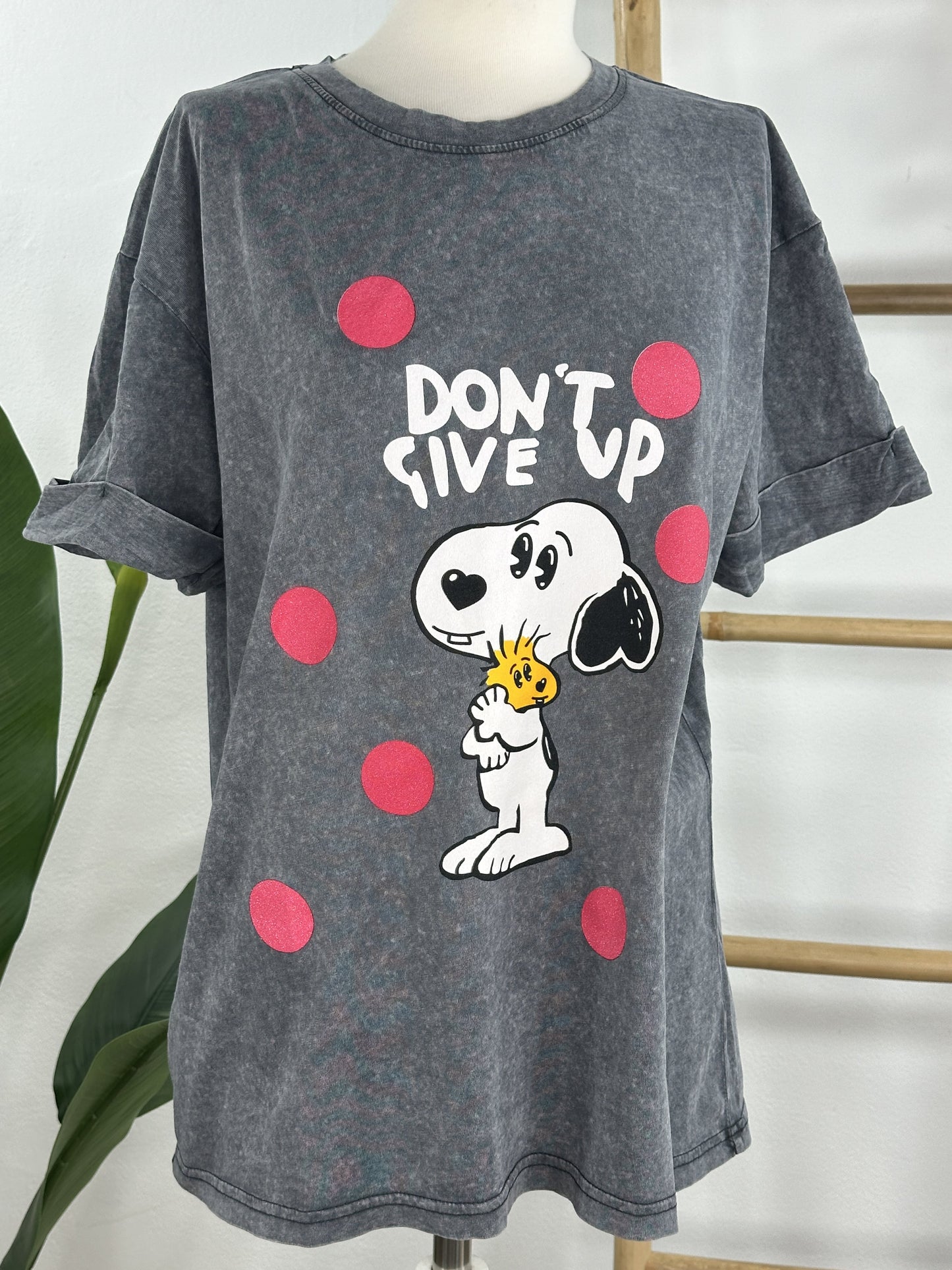 CAMISETA GRIS DIBUJO