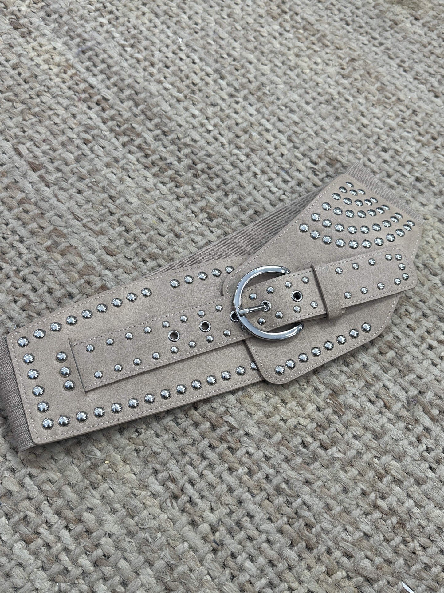 CINTURÓN FAJÍN TACHAS ANCHO