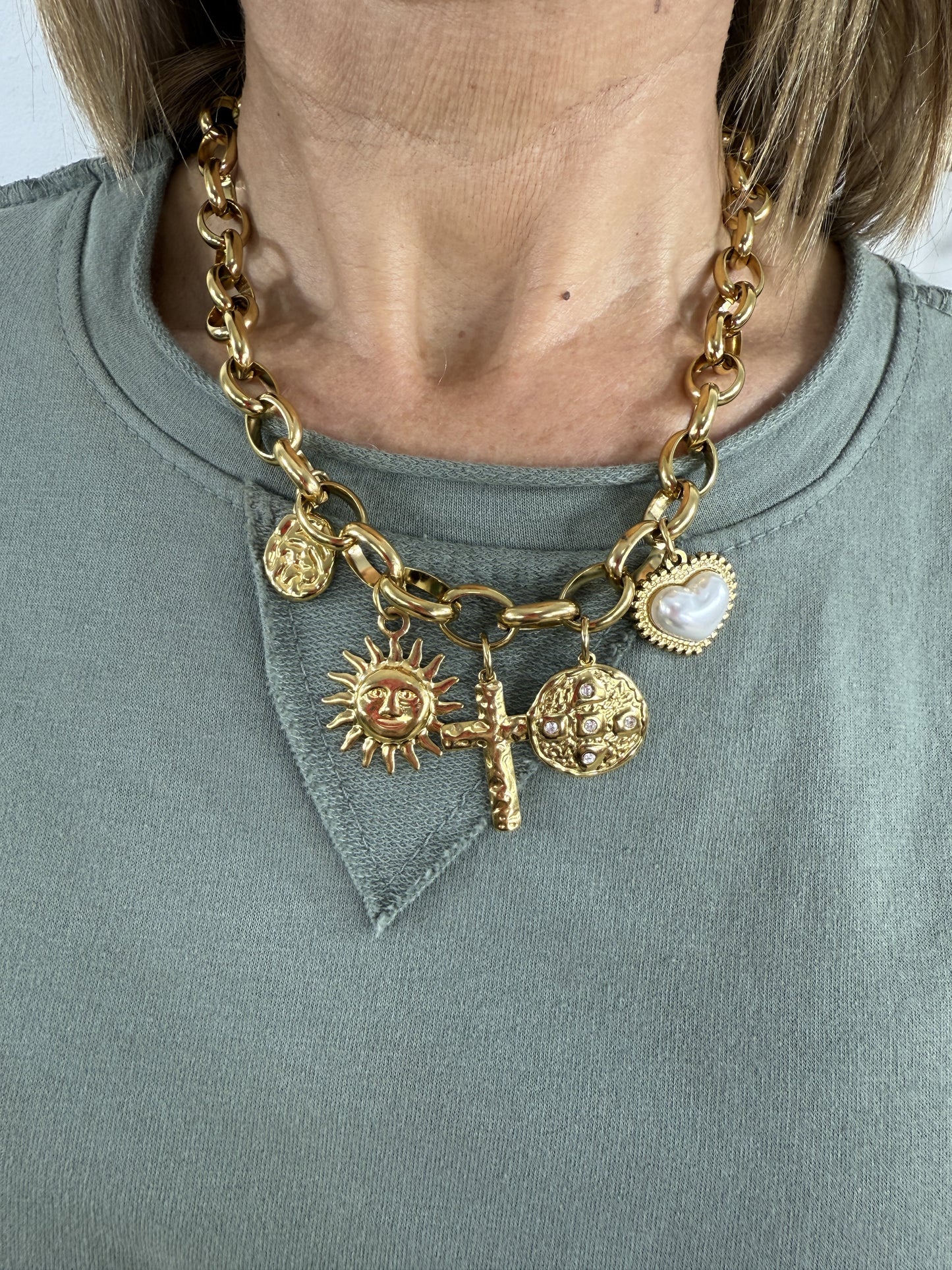 BEAD NECKLACE