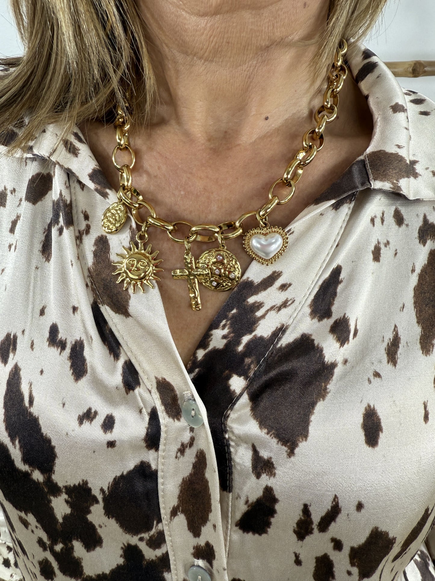 BEAD NECKLACE