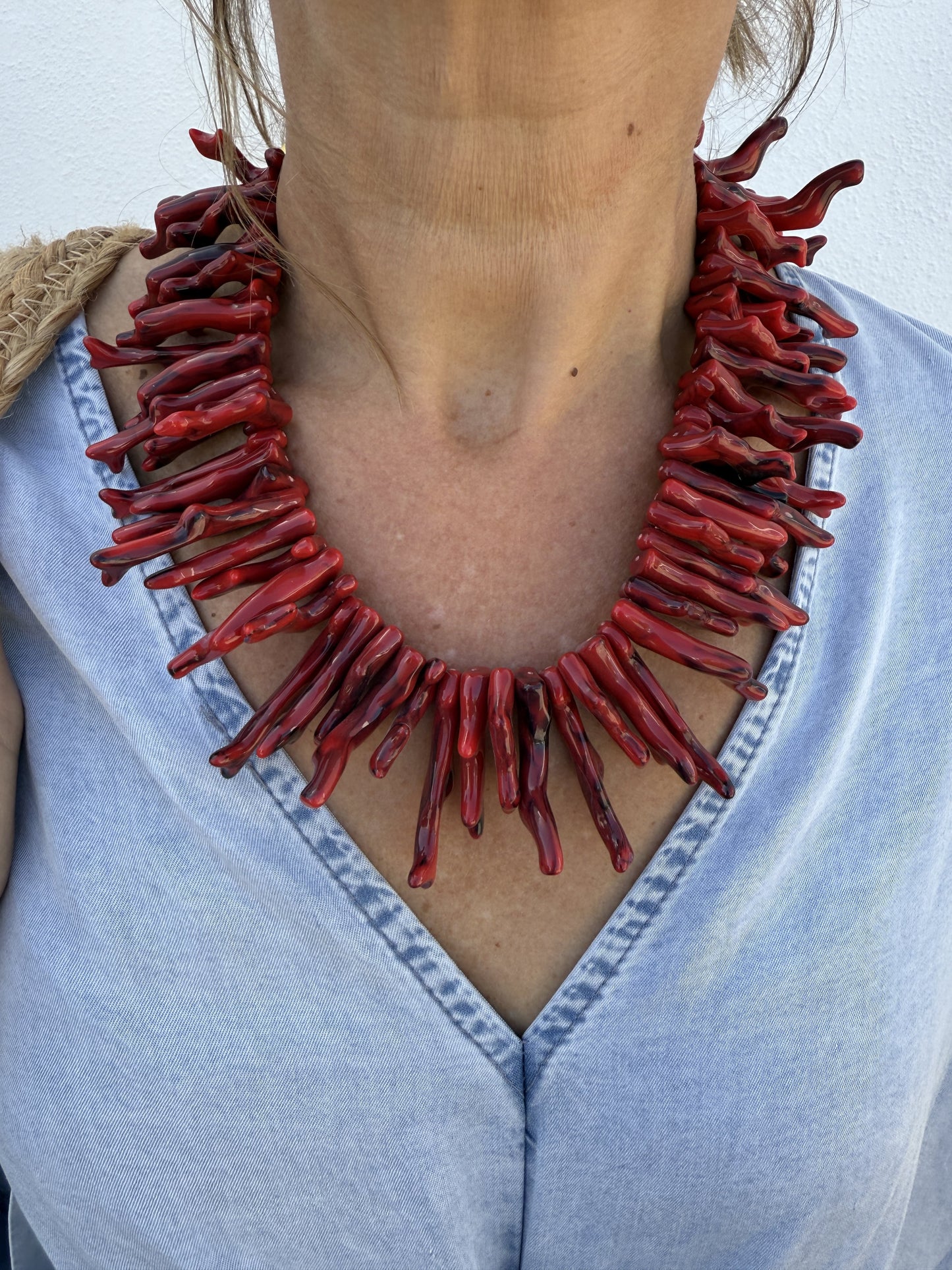 COLAR SIMPLES DE CORAL