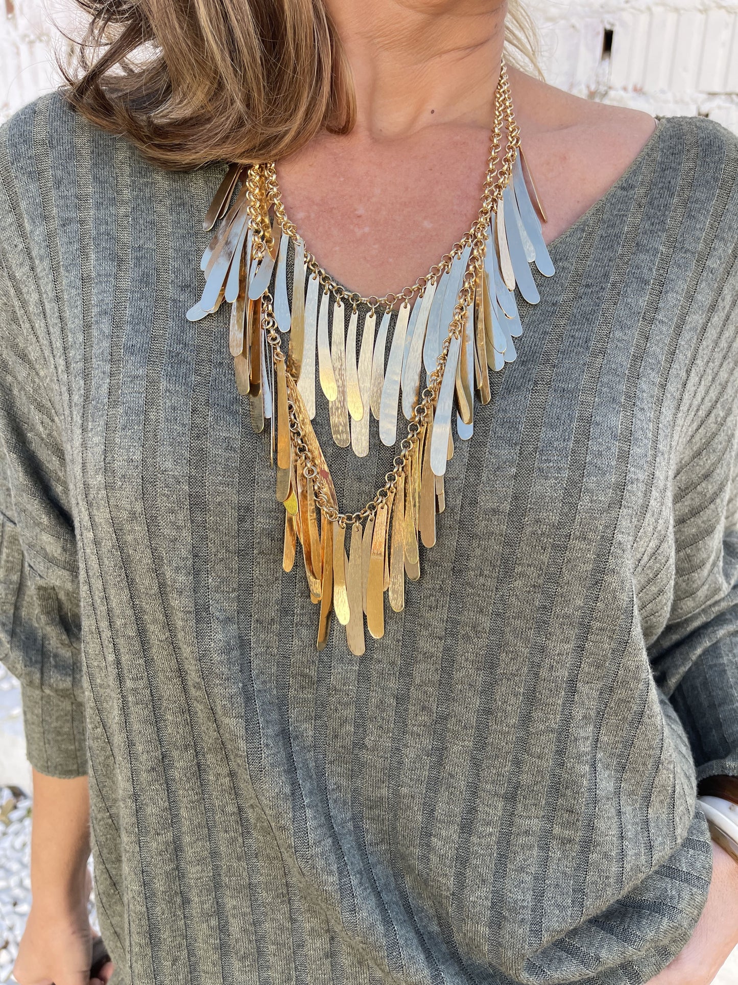 COLLAR PLUMA DORADO