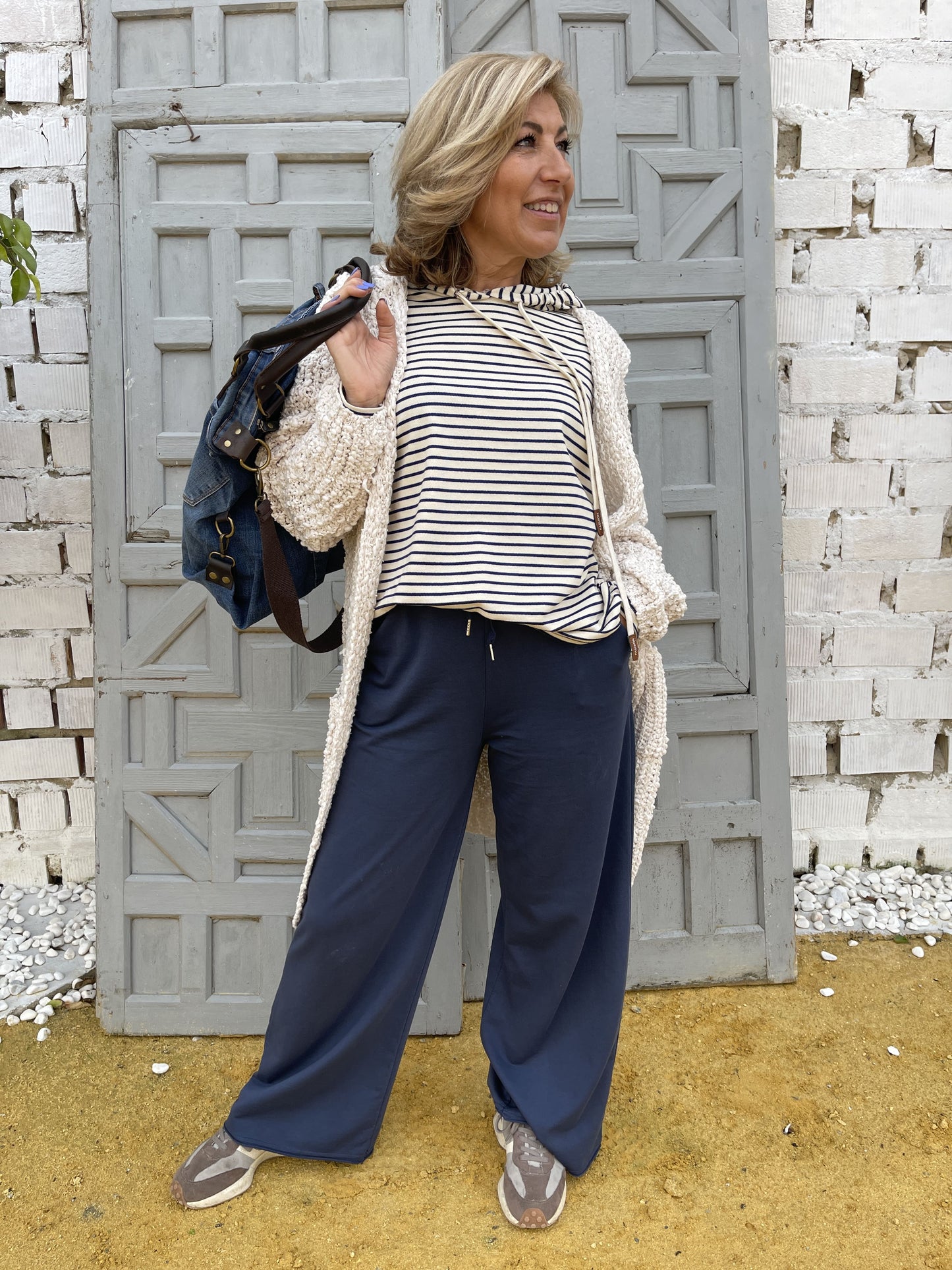 ZAPATILLA DEPORTIVA SUELA DENTADA